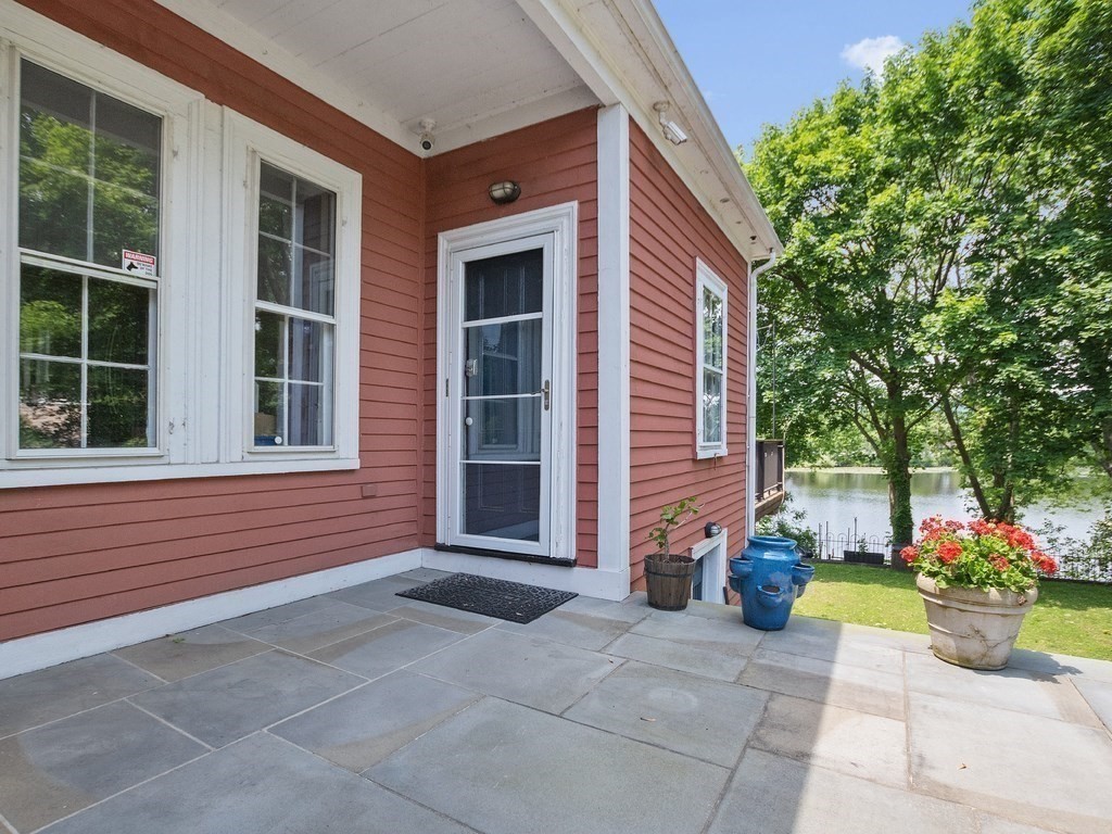 Waltham, Massachusetts, 02453, United States, 6 Bedrooms Bedrooms, ,3 BathroomsBathrooms,Residential,For Sale,1892222