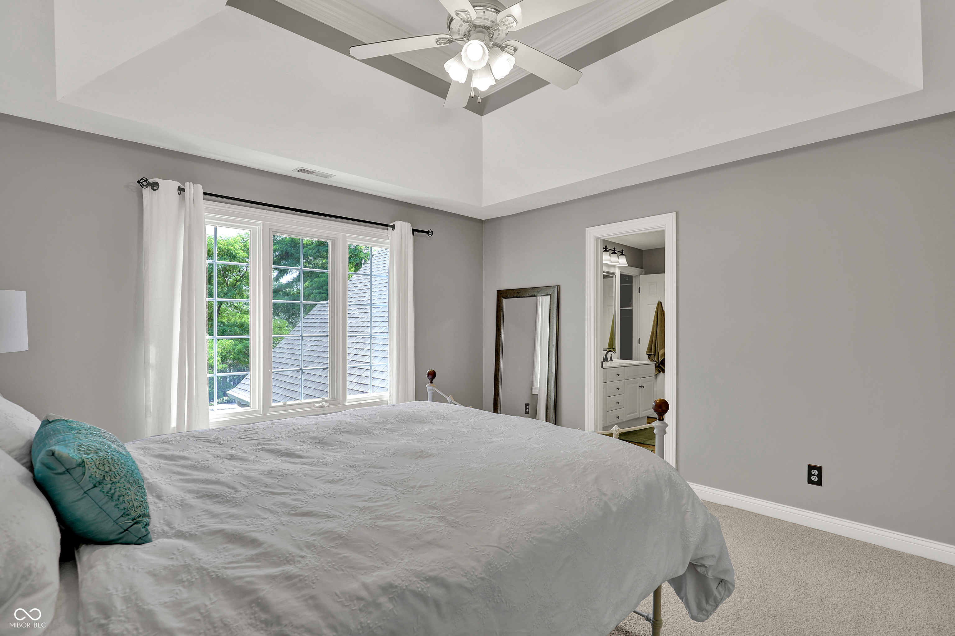 Zionsville, Indiana, 46077, United States, 5 Bedrooms Bedrooms, ,5 BathroomsBathrooms,Residential,For Sale,1978641