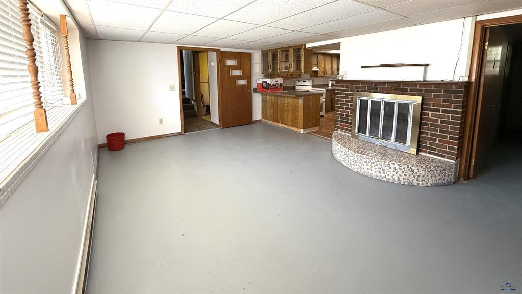Hot Springs, South Dakota, 57747, United States, 5 Bedrooms Bedrooms, ,3 BathroomsBathrooms,Residential,For Sale,1928045