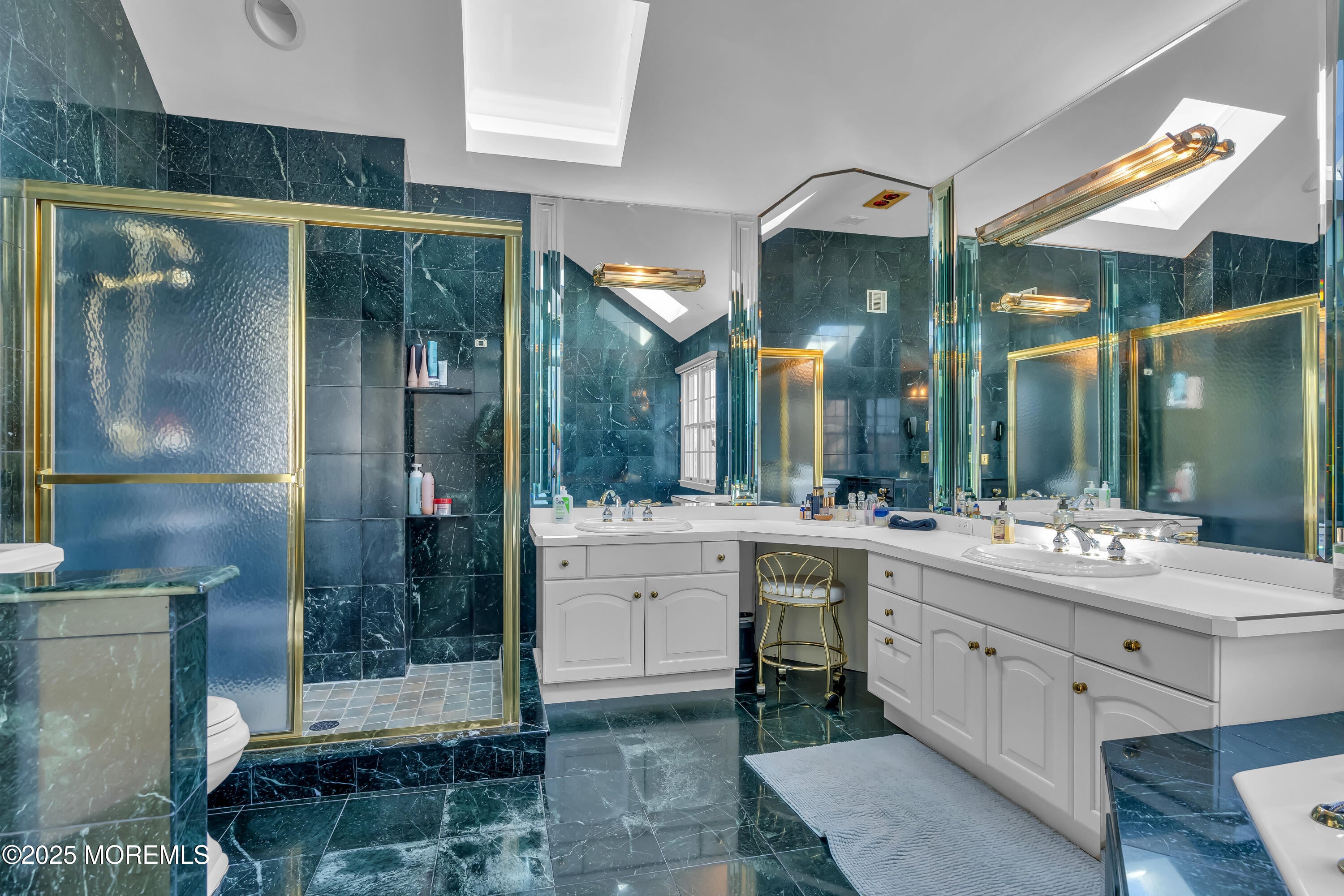 Manalapan, New Jersey, 07726, United States, 6 Bedrooms Bedrooms, ,5 BathroomsBathrooms,Residential,For Sale,1976013