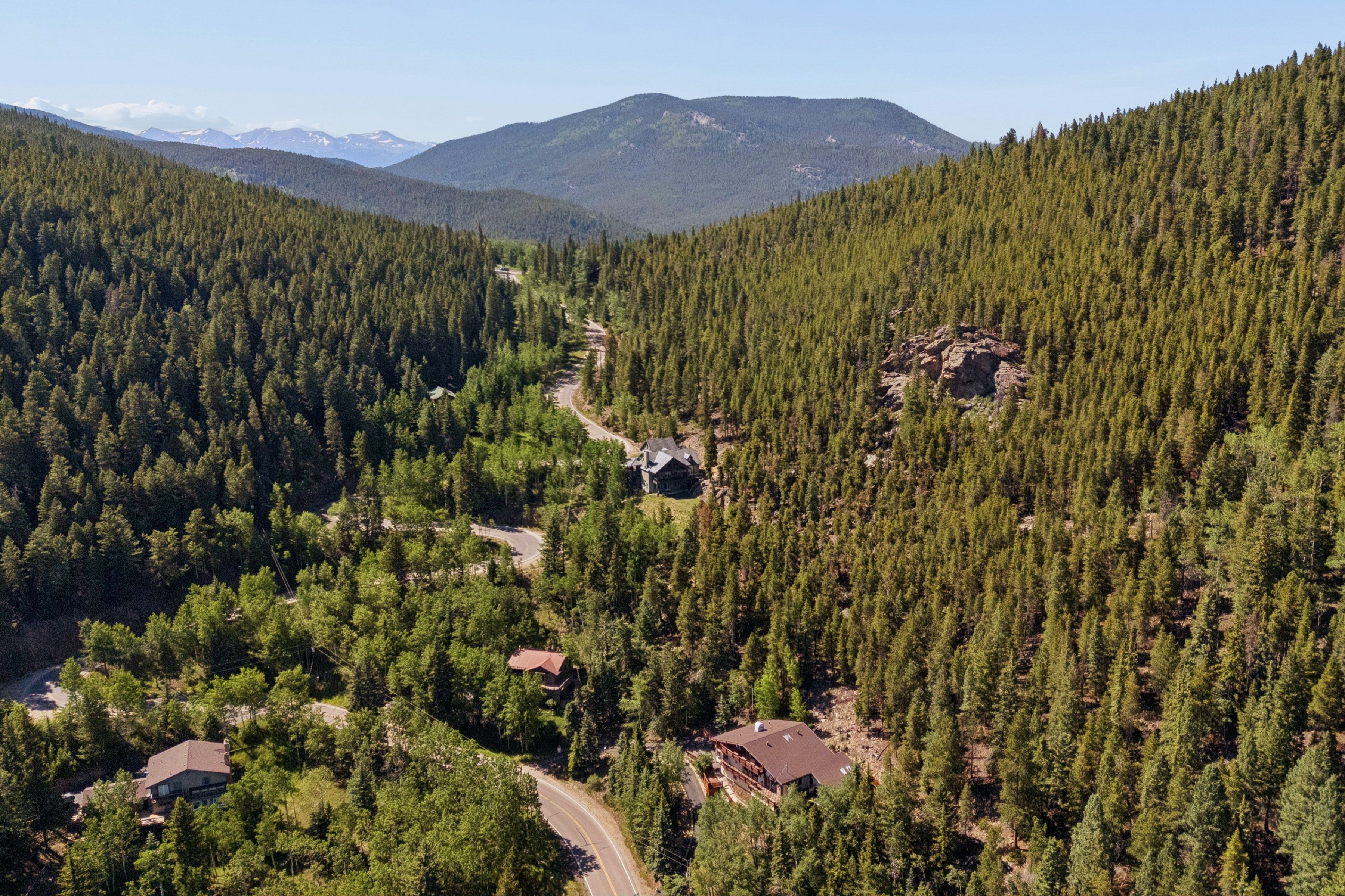  Mountain Chalet on Almost 8 Acres - 物件實景