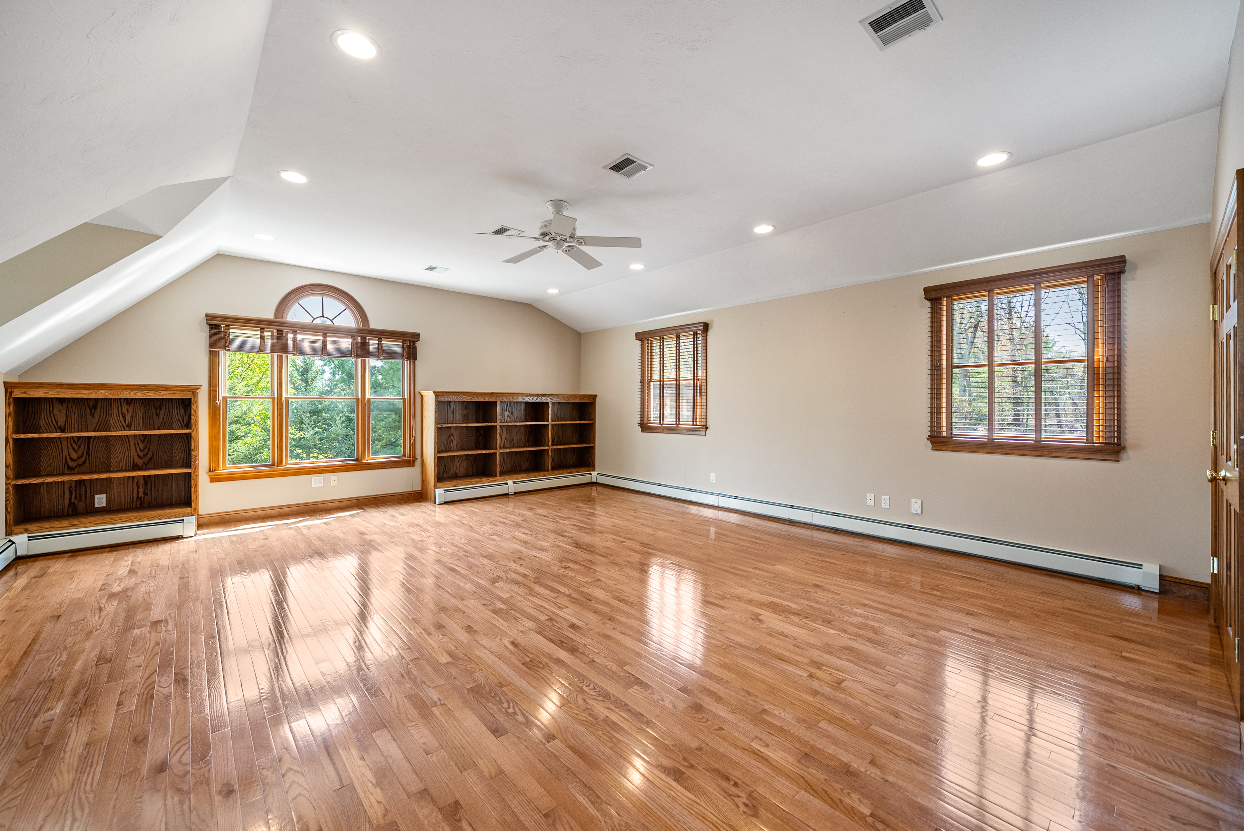  16 Foxhunt Trail, Walpole, MA, 02181 - 物件實景