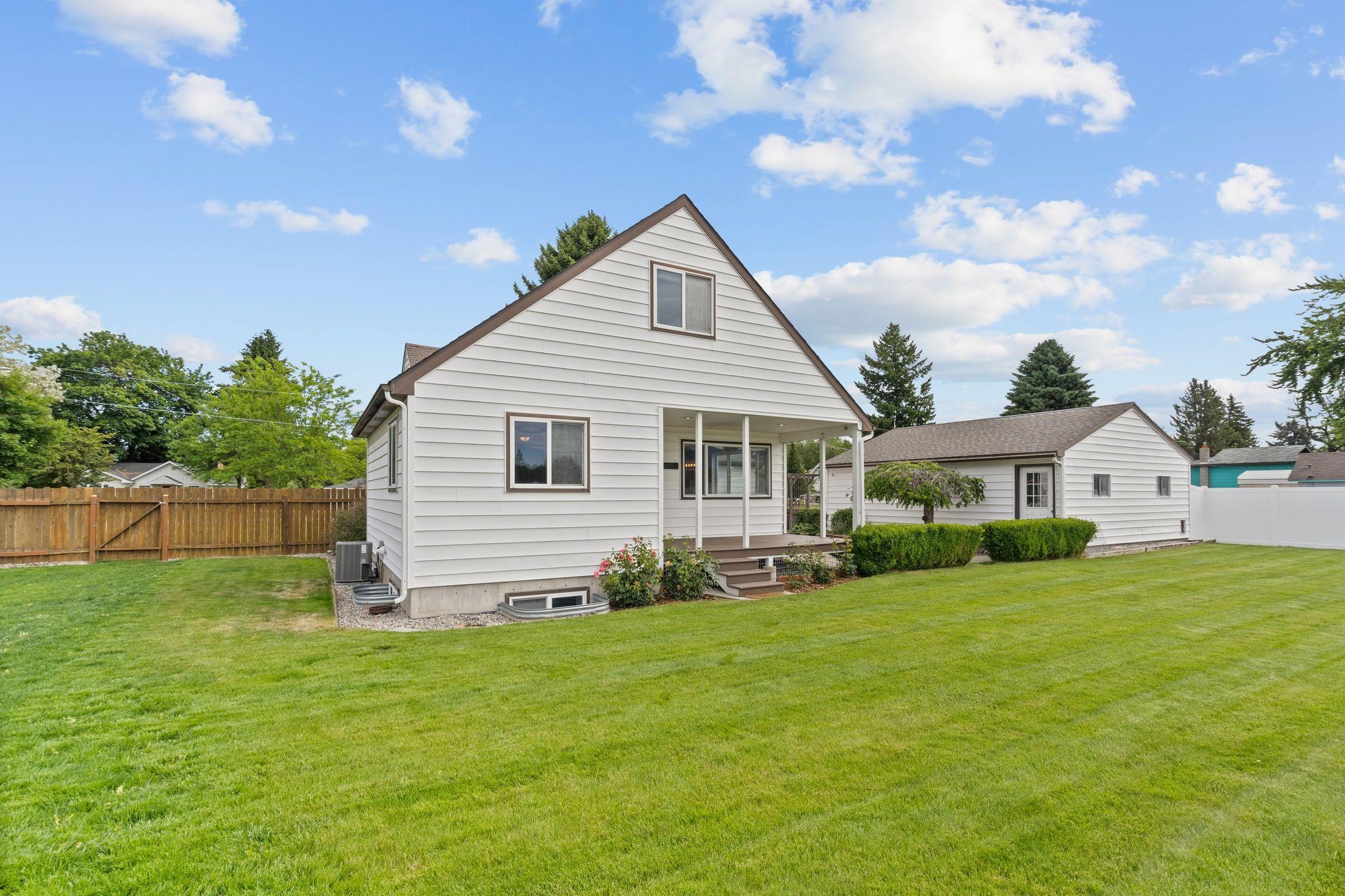 Greenacres, Washington, 99016, United States, 5 Bedrooms Bedrooms, ,2 BathroomsBathrooms,Residential,For Sale,1846797