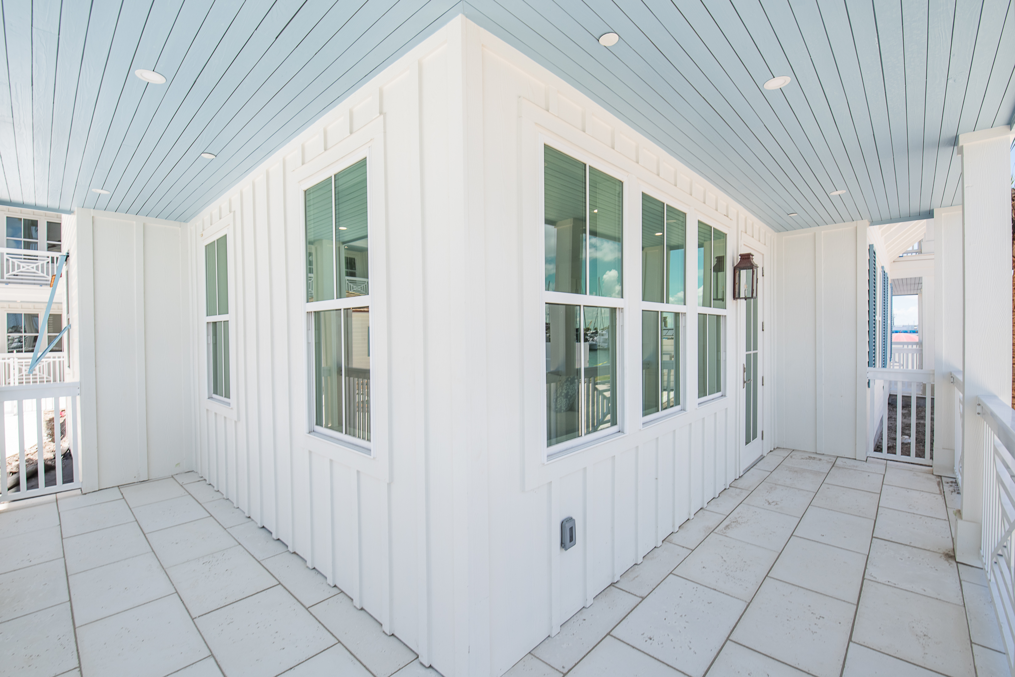  Coastal Elegance Meets Waterfront Living - 物件實景