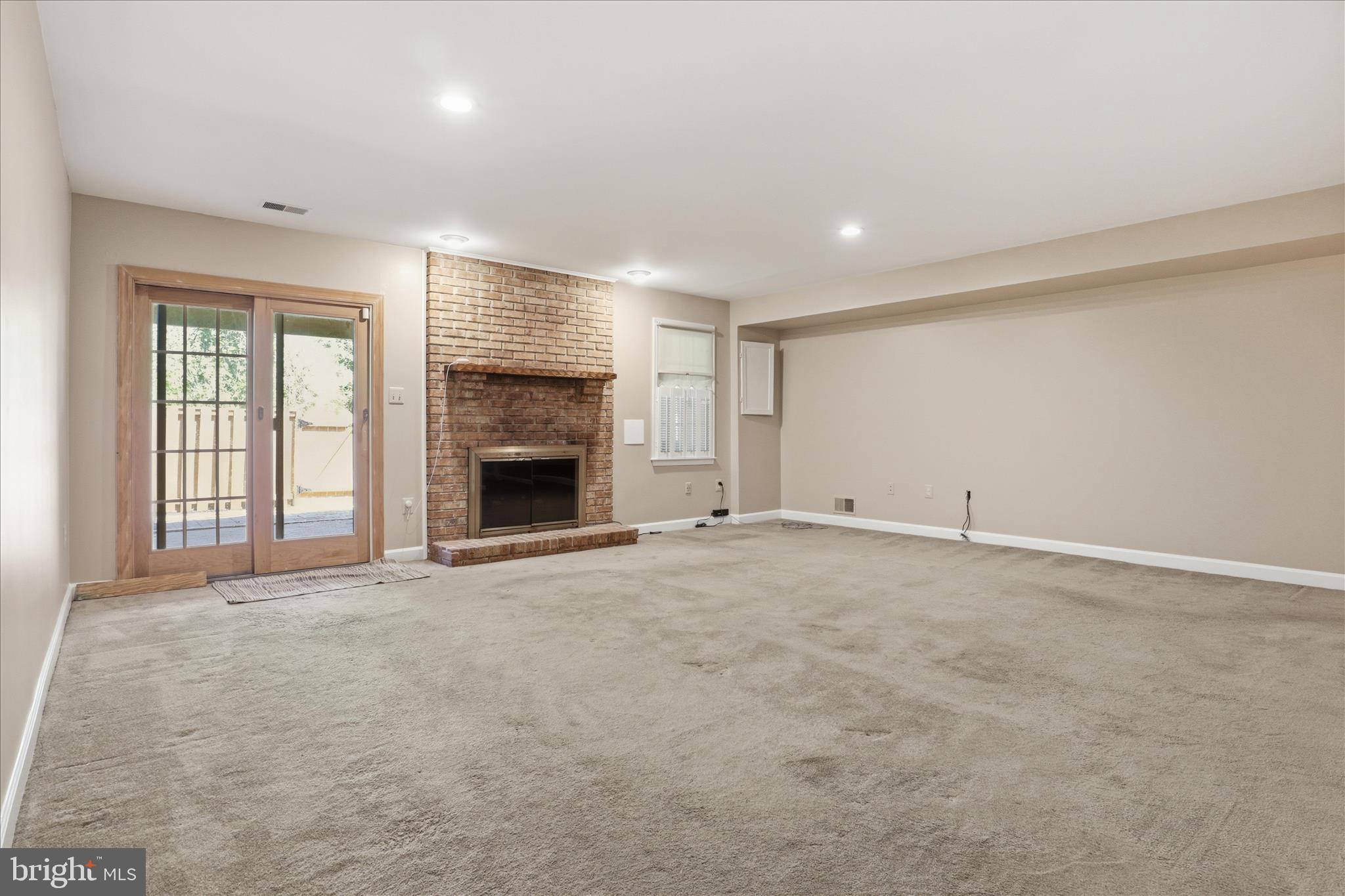 Alexandria, Virginia, 22315, United States, 4 Bedrooms Bedrooms, ,4 BathroomsBathrooms,Residential,For Sale,2048951