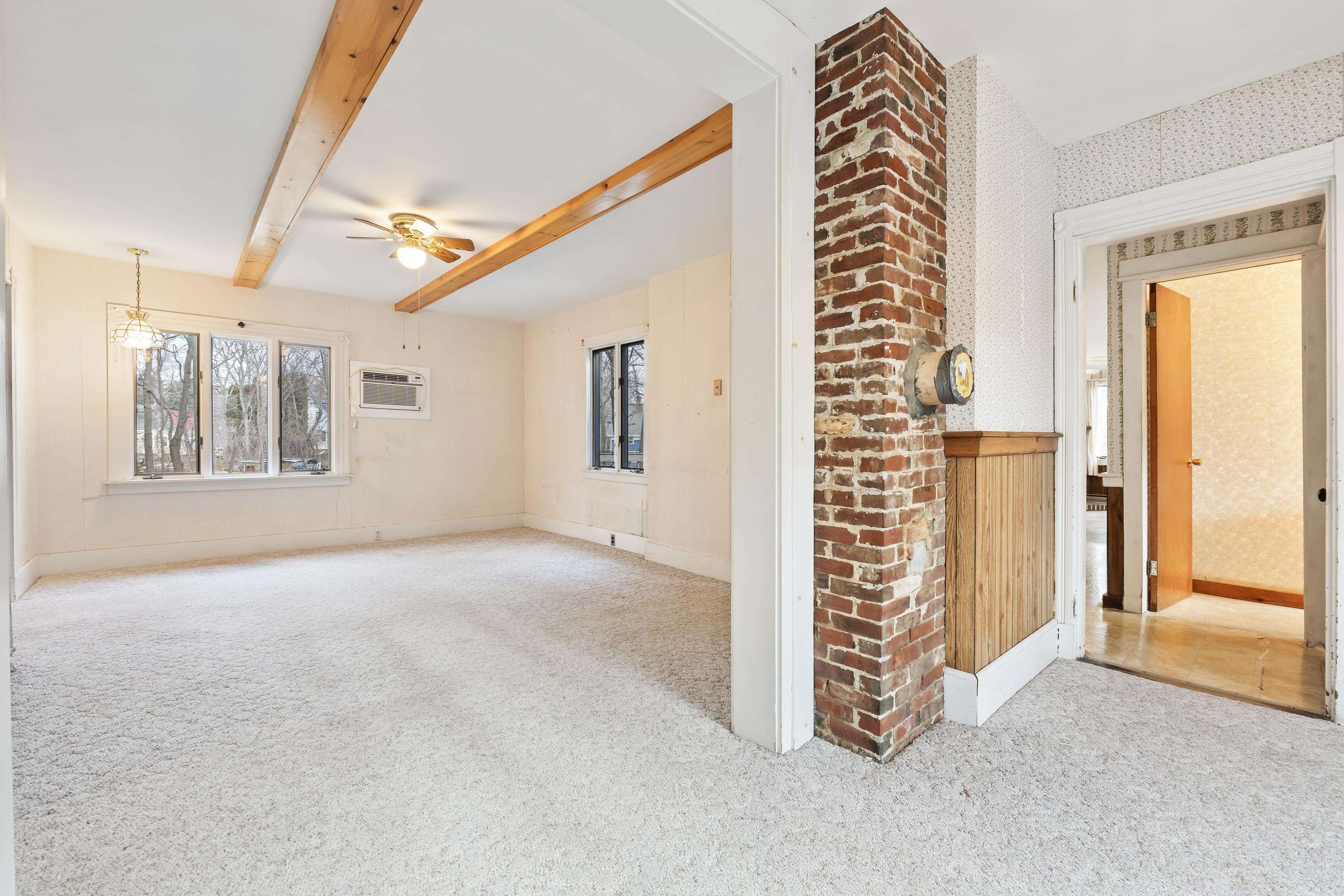 Kittery, Maine, 03904, United States, 5 Bedrooms Bedrooms, ,2 BathroomsBathrooms,Residential,For Sale,1924393
