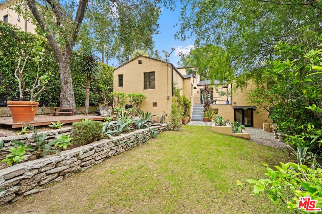 Los Angeles, California, 90027, United States, 4 Bedrooms Bedrooms, ,4 BathroomsBathrooms,Residential,For Sale,1898914