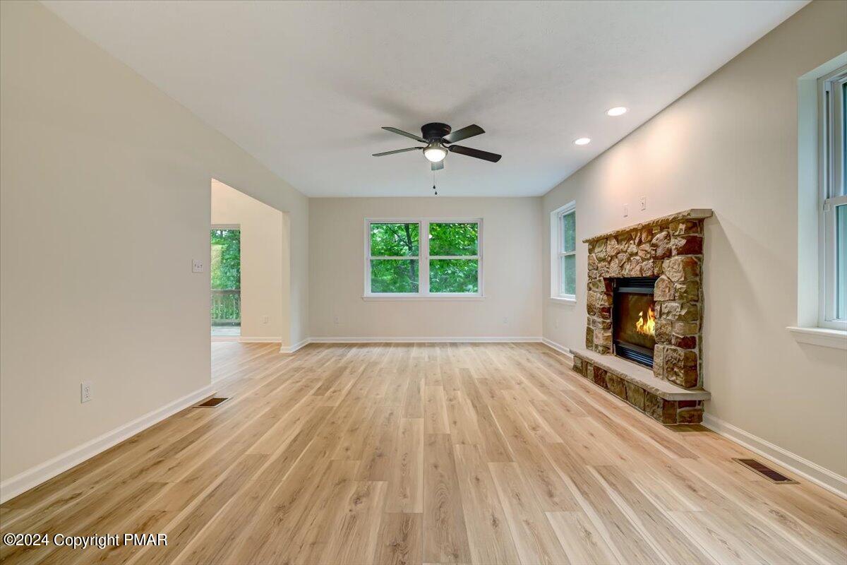 Stroudsburg, Pennsylvania, 18360, United States, 4 Bedrooms Bedrooms, ,3 BathroomsBathrooms,Residential,For Sale,1858014