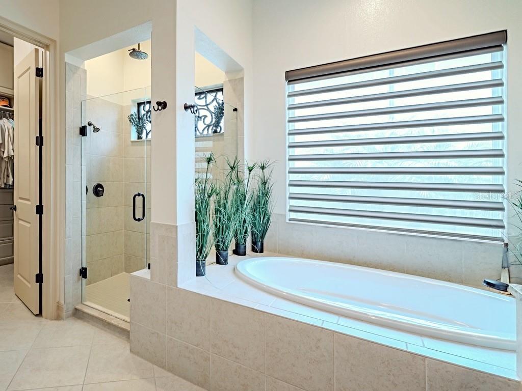 Wesley Chapel, Florida, 33543, United States, 4 Bedrooms Bedrooms, ,5 BathroomsBathrooms,Residential,For Sale,1838527