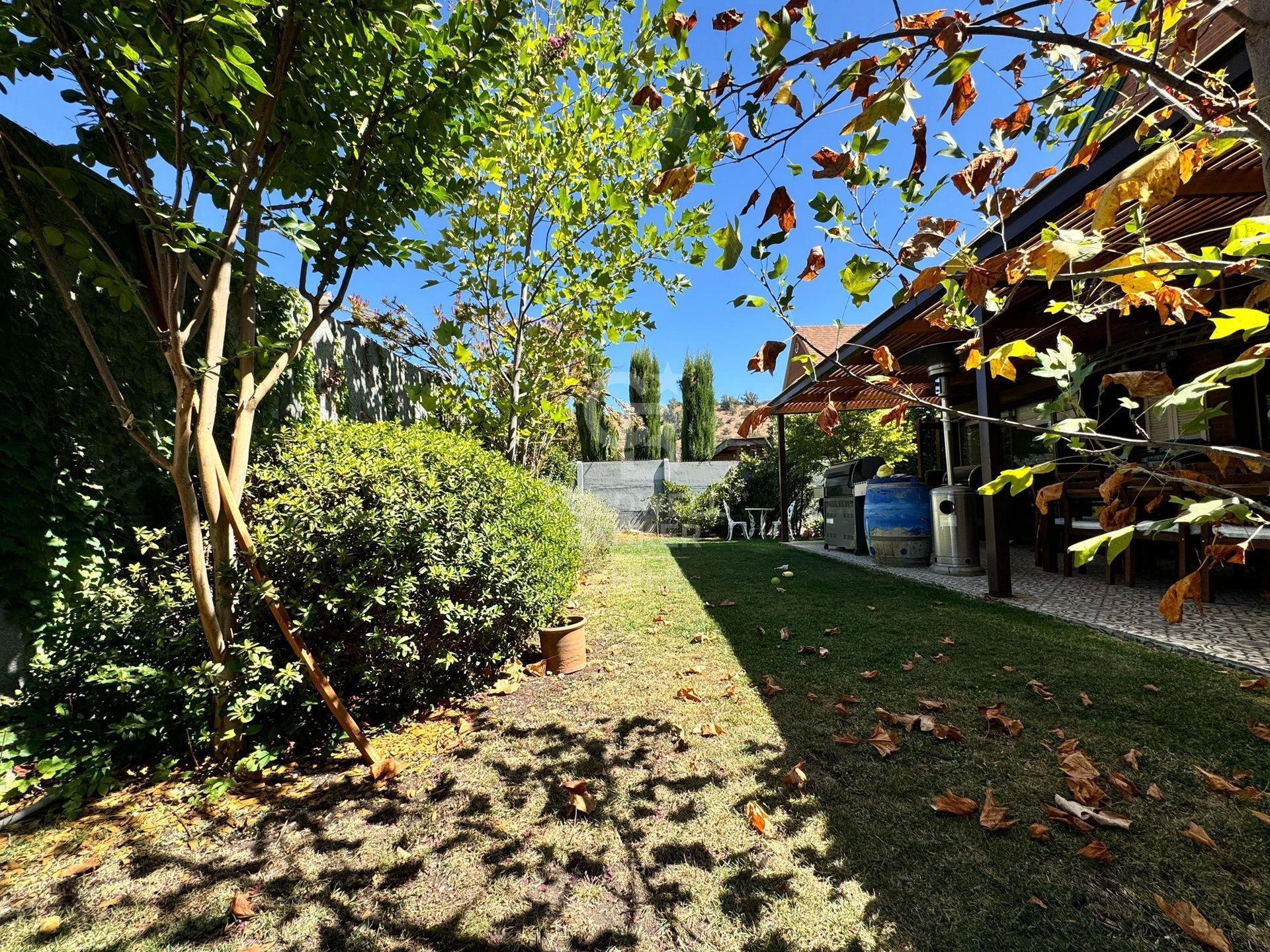 Lo Barnechea, Chile, 6 Bedrooms Bedrooms, ,4 BathroomsBathrooms,Residential,For Sale,1948716