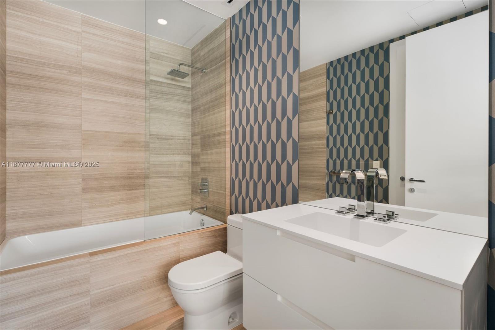 Miami Beach, Florida, 33140, United States, 4 Bedrooms Bedrooms, ,5 BathroomsBathrooms,Residential,For Sale,1948175