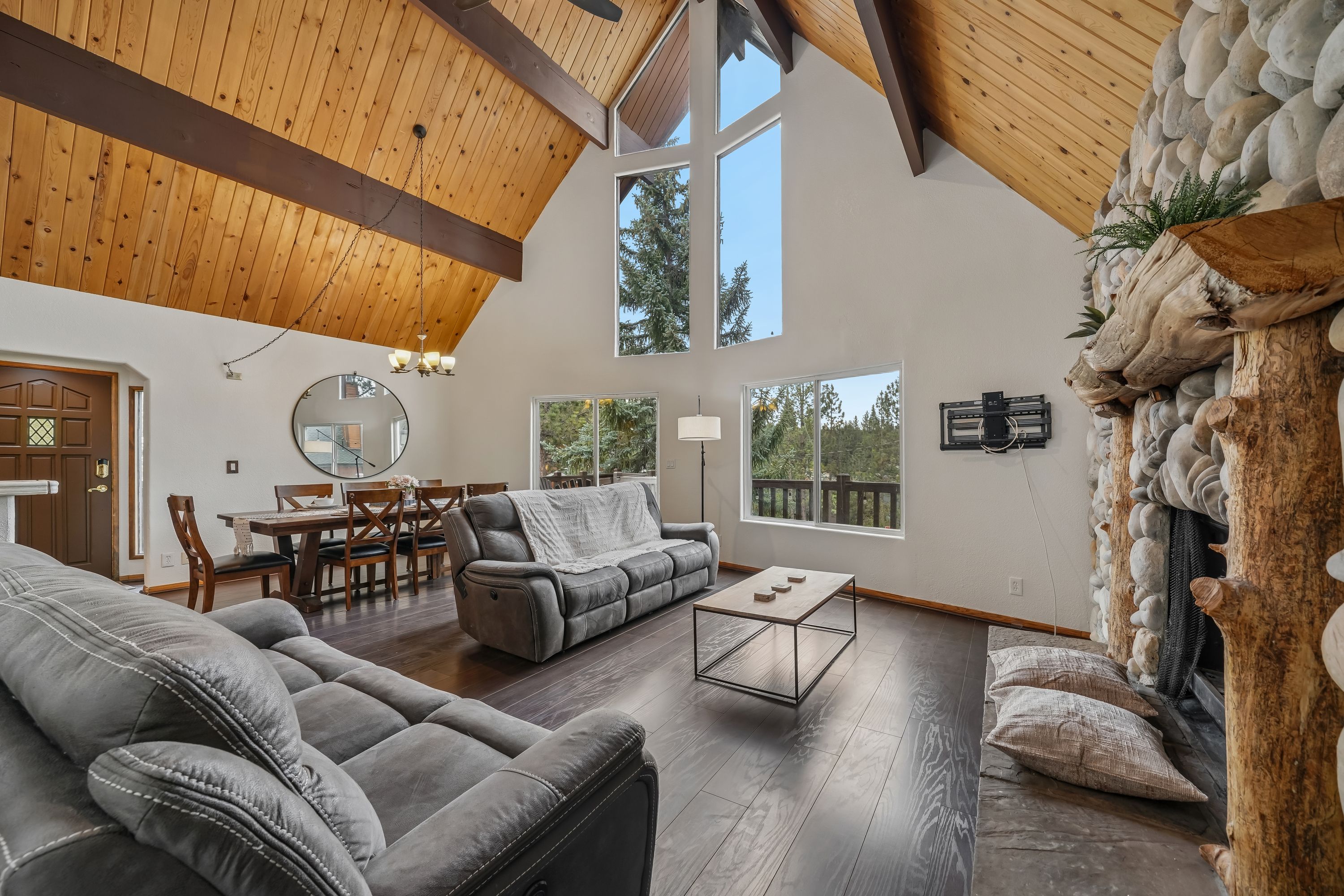  265 Eagle Drive, Big Bear Lake, CA 92315 - 物件實景