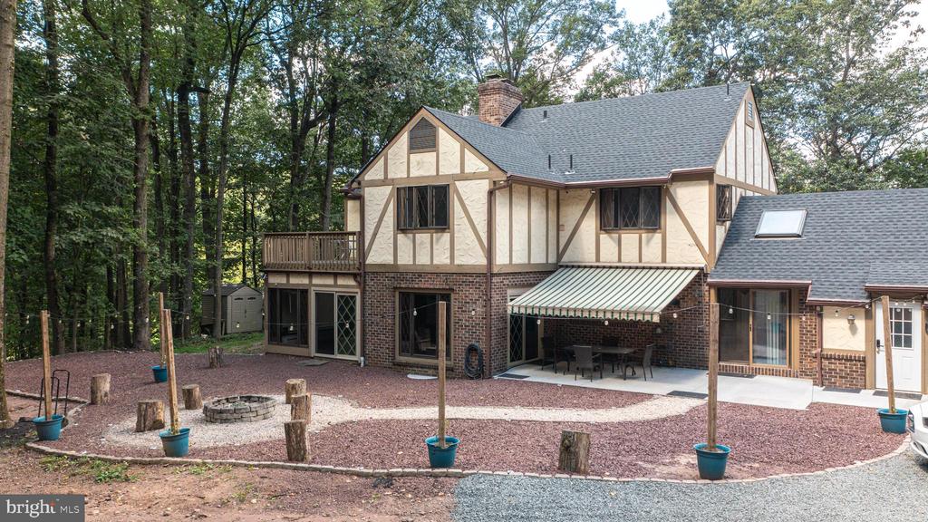 Reading, Pennsylvania, 19607, United States, 4 Bedrooms Bedrooms, ,4 BathroomsBathrooms,Residential,For Sale,1951295