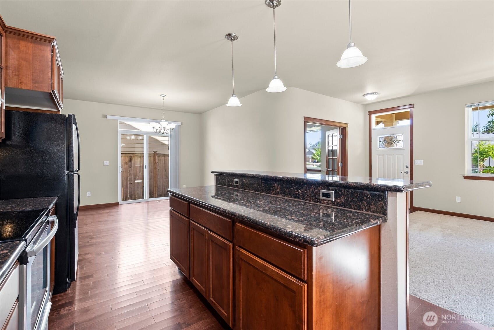 Puyallup, Washington, 98374, United States, 3 Bedrooms Bedrooms, ,3 BathroomsBathrooms,Residential,For Sale,1885383