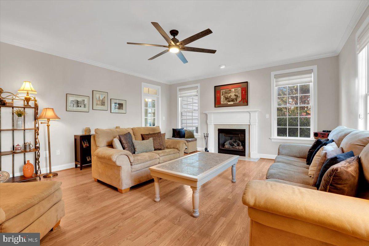 Hamilton, Virginia, 20158, United States, 4 Bedrooms Bedrooms, ,5 BathroomsBathrooms,Residential,For Sale,1987096