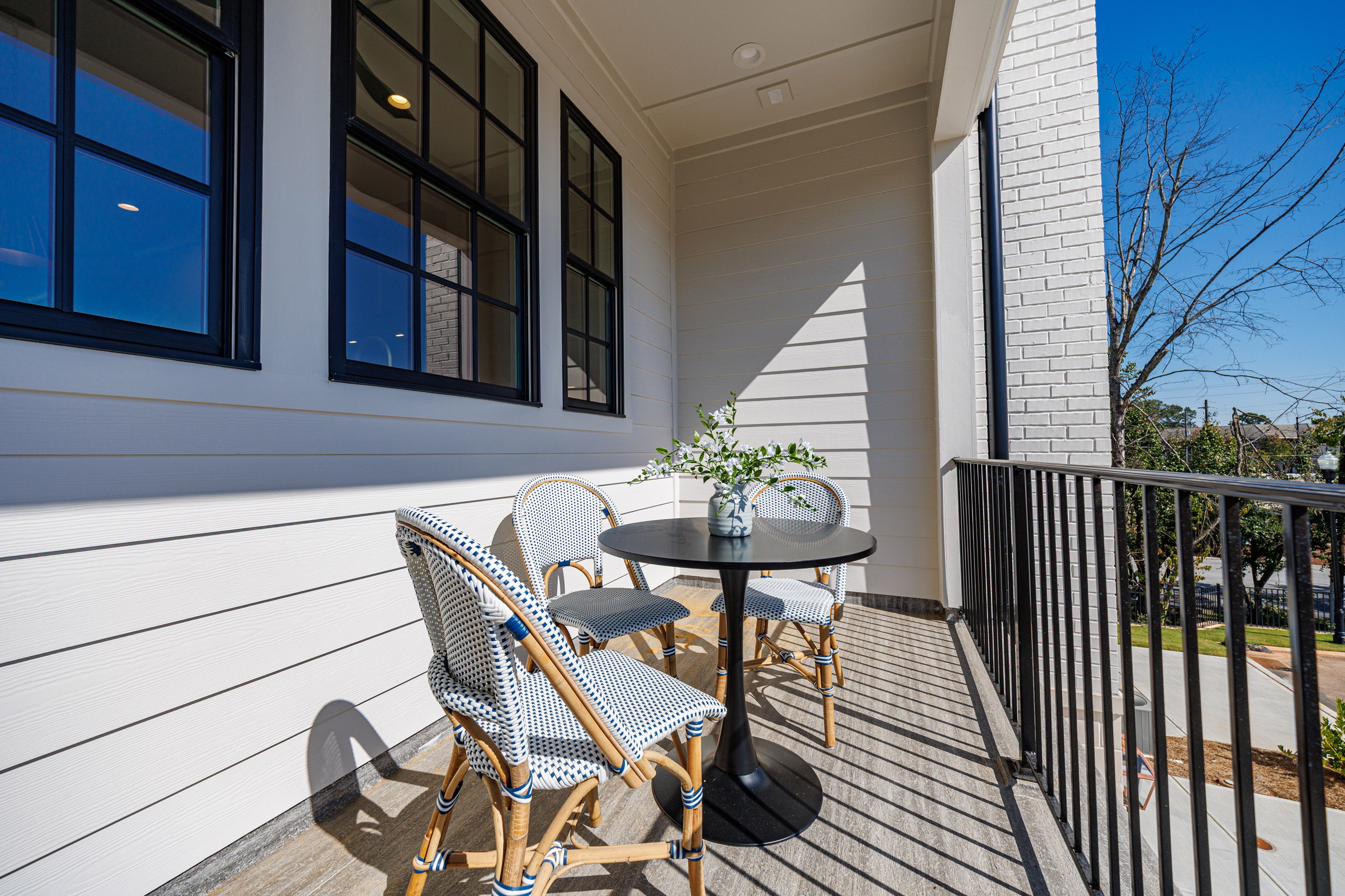  Lifestyle Extends Far Beyond Your Doorstep at Mayfair on Main - 物件實景