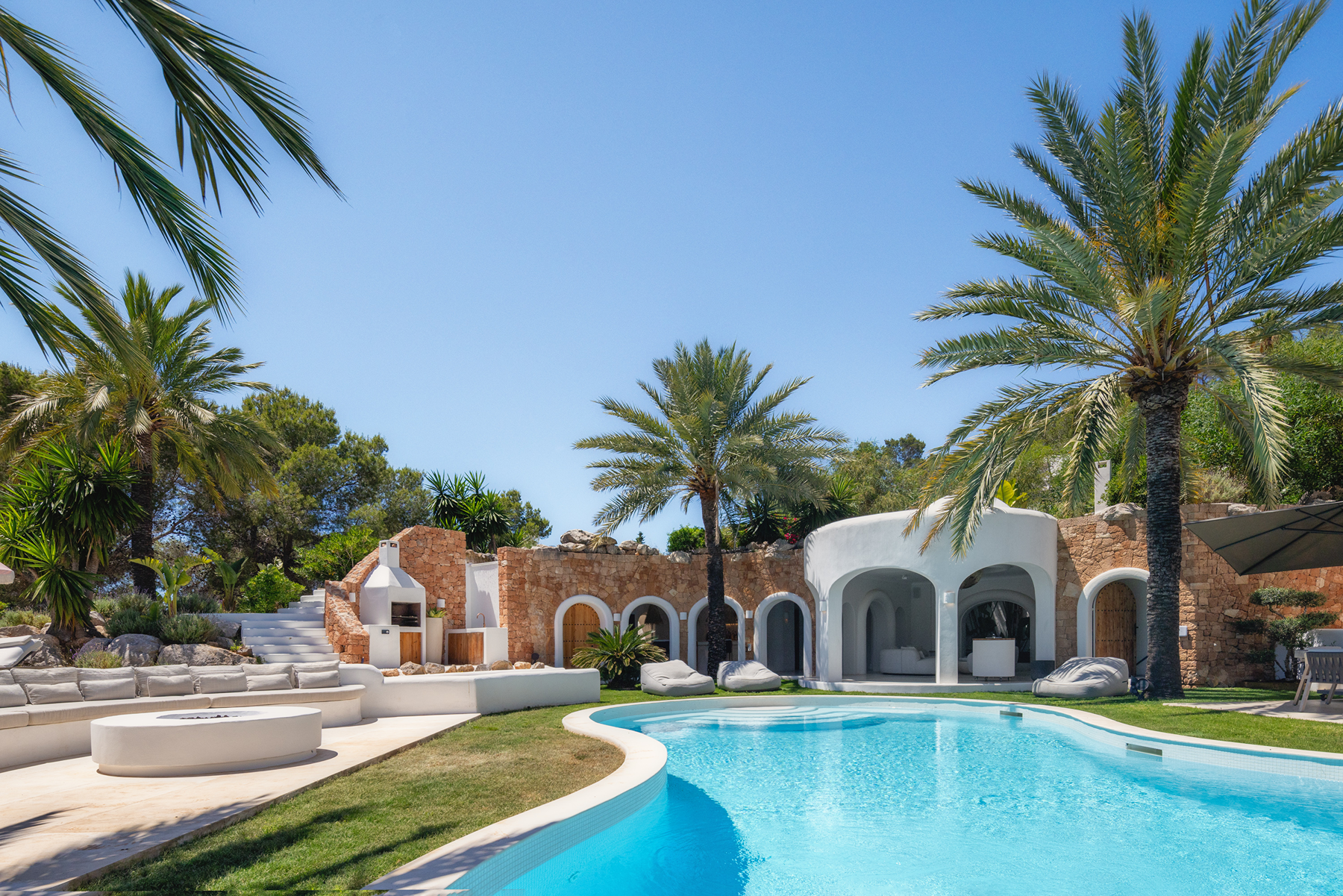  A landmark statement estate on Ibiza’s west coast - 物件實景