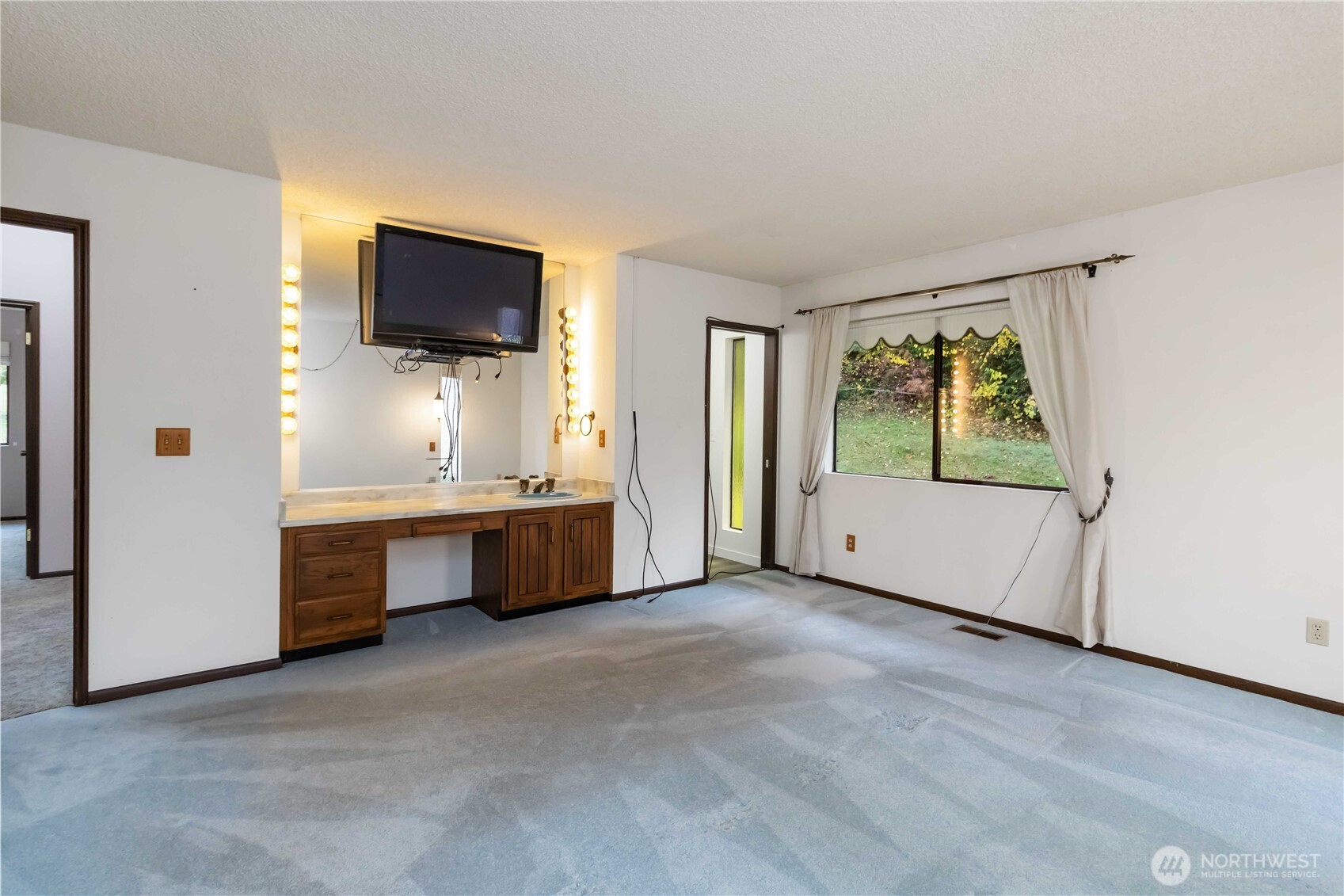 Longview, Washington, 98632, United States, 4 Bedrooms Bedrooms, ,2 BathroomsBathrooms,Residential,For Sale,1986535