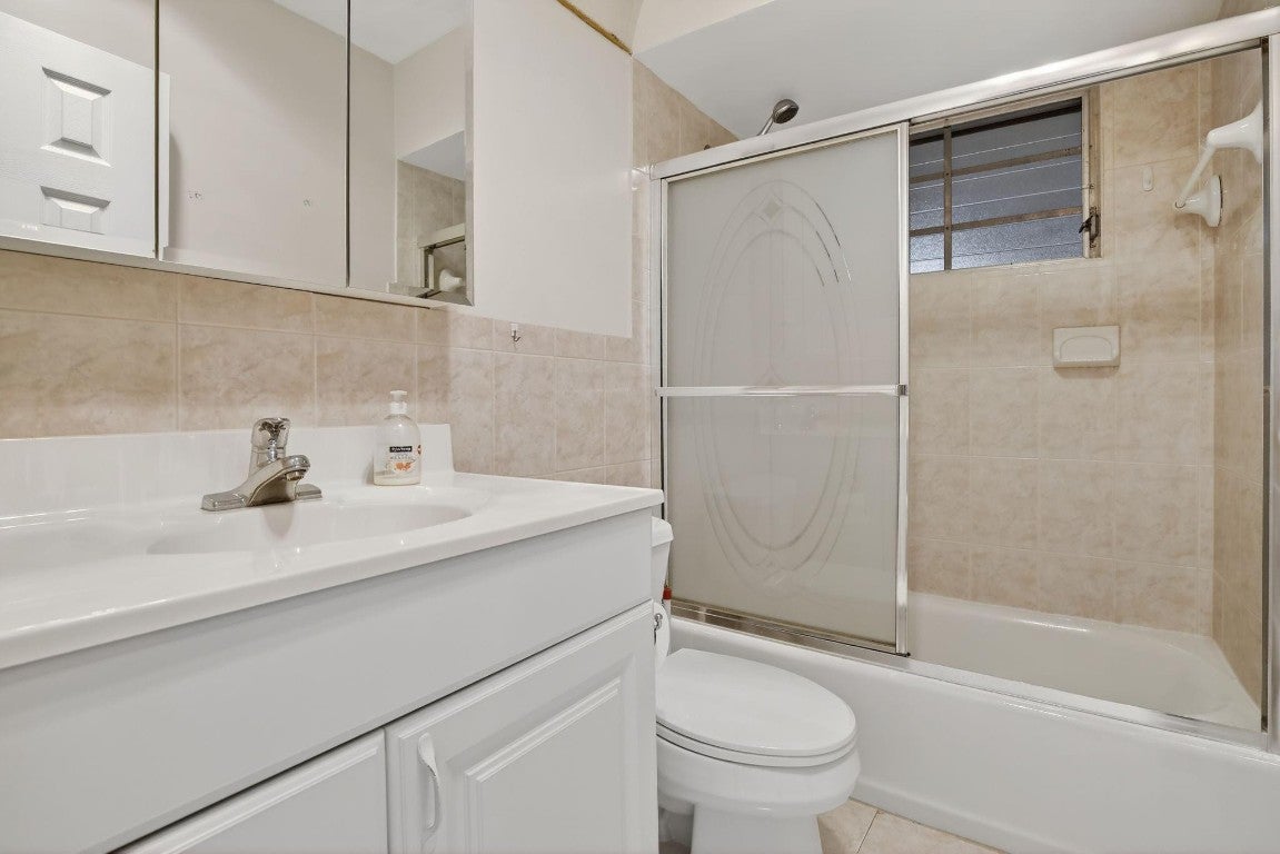 Pembroke Pines, Florida, 33024, United States, 3 Bedrooms Bedrooms, ,2 BathroomsBathrooms,Residential,For Sale,2005979