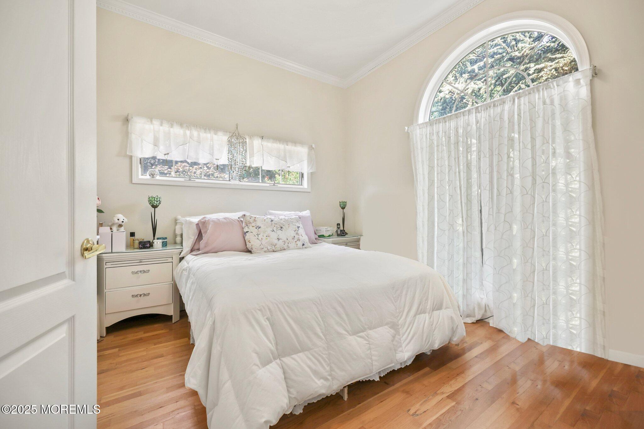 Manalapan, New Jersey, 07726, United States, 5 Bedrooms Bedrooms, ,7 BathroomsBathrooms,Residential,For Sale,1979083