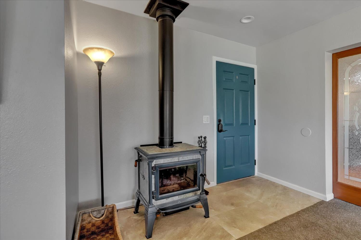 Grass Valley, California, 95949, United States, 4 Bedrooms Bedrooms, ,3 BathroomsBathrooms,Residential,For Sale,2015333