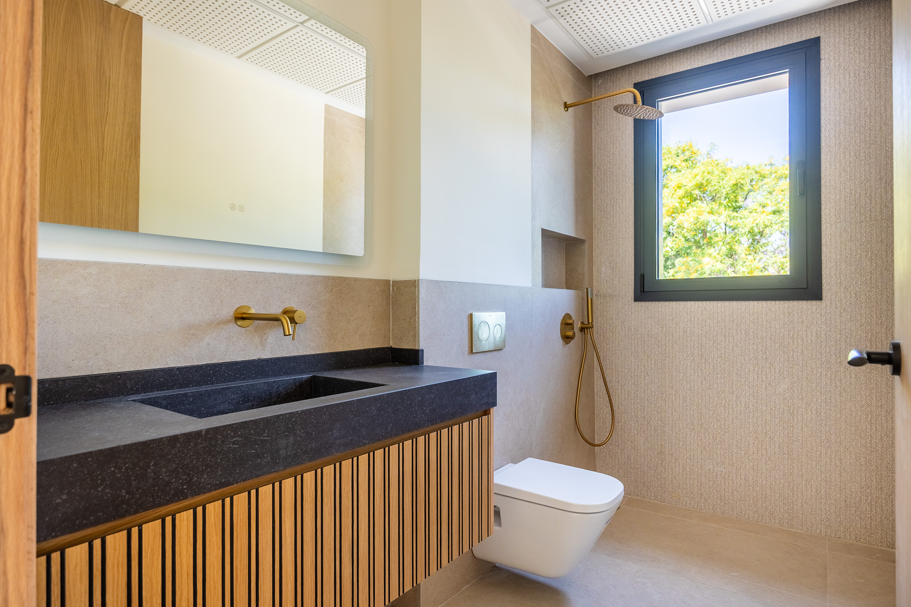  Detached villa with pool in private development in Tomares - 物件實景