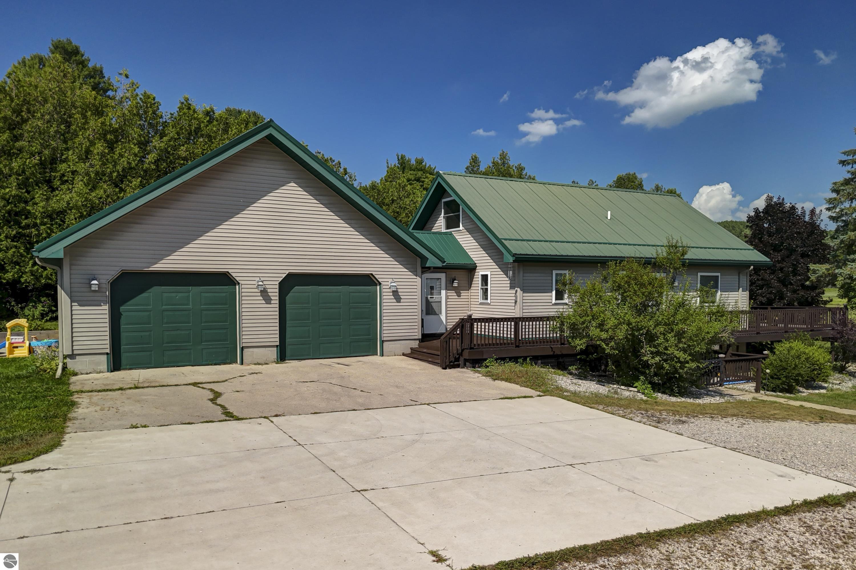 Cedar, Michigan, 49621, United States, 4 Bedrooms Bedrooms, ,2 BathroomsBathrooms,Residential,For Sale,1917119