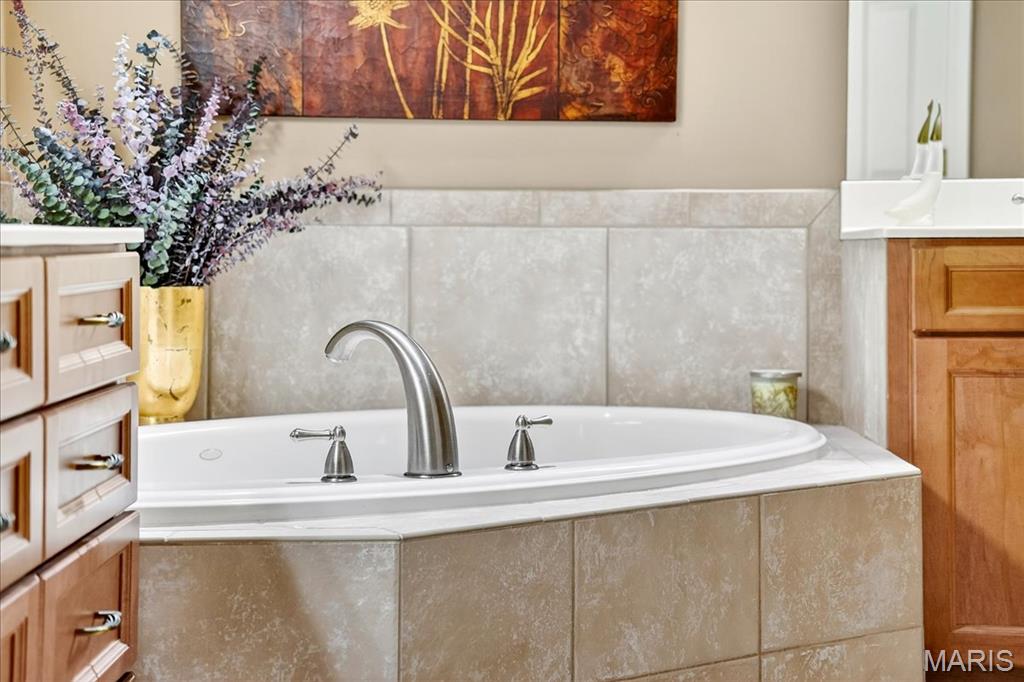 Ballwin, Missouri, 63011, United States, 2 Bedrooms Bedrooms, ,3 BathroomsBathrooms,Residential,For Sale,1947481