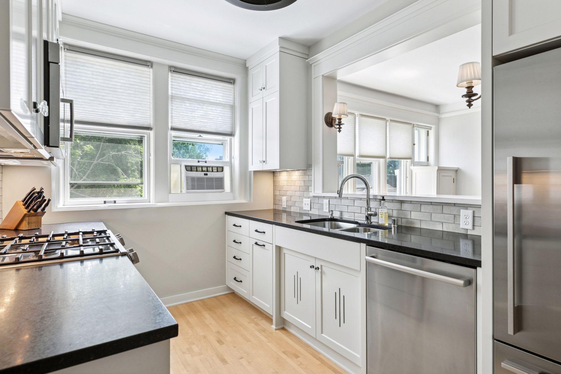 Saint Paul, Minnesota, 55102, United States, 3 Bedrooms Bedrooms, ,1 BathroomBathrooms,Residential,For Sale,1940407