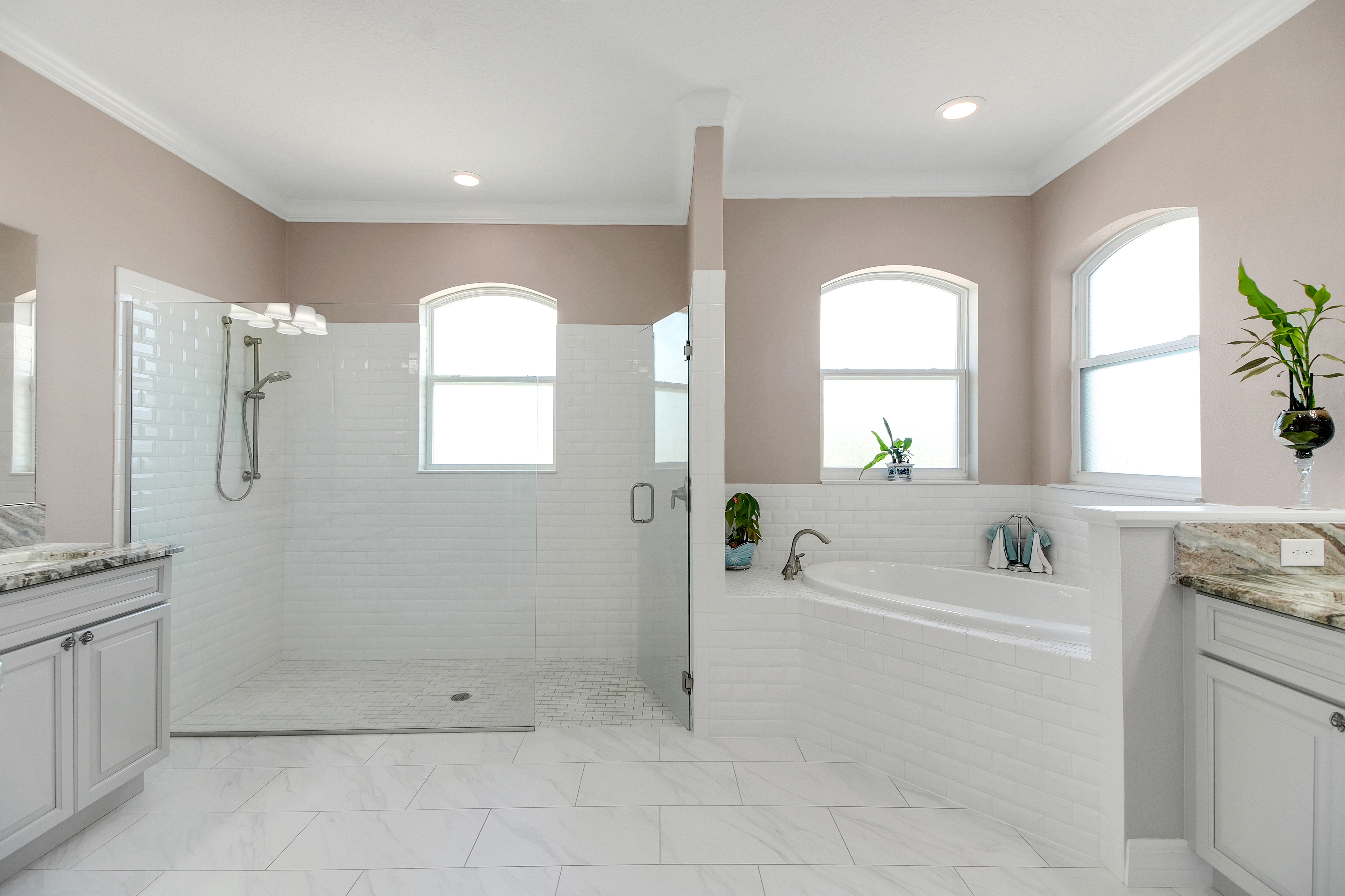 Lady Lake, Florida, 32159, United States, 4 Bedrooms Bedrooms, ,3 BathroomsBathrooms,Residential,For Sale,2005730