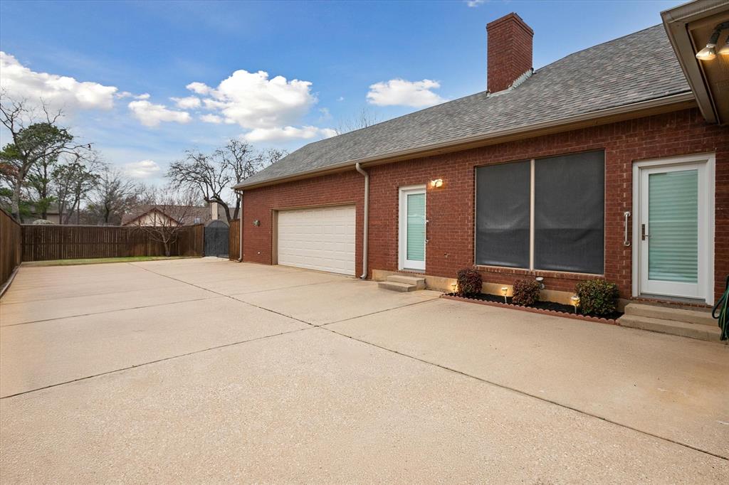 Denton, Texas, 76205, United States, 4 Bedrooms Bedrooms, ,4 BathroomsBathrooms,Residential,For Sale,1915796