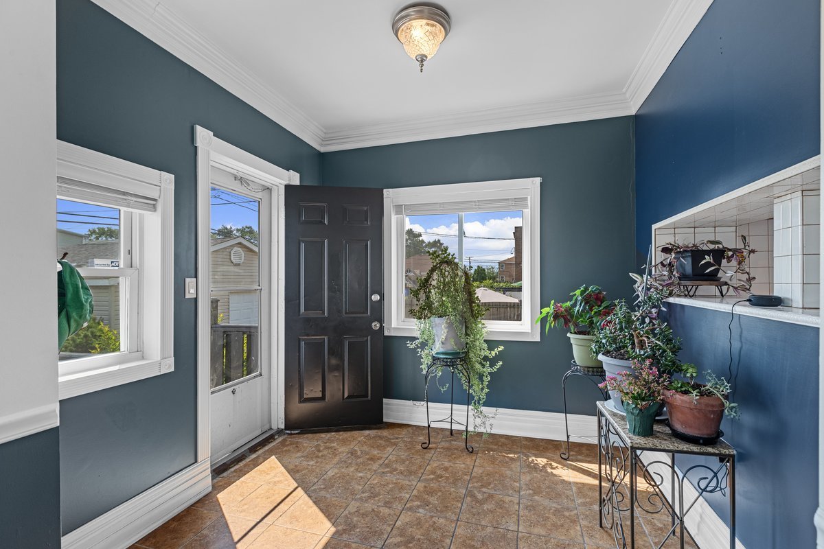 Elmwood Park, Illinois, 60707, United States, 5 Bedrooms Bedrooms, ,3 BathroomsBathrooms,Residential,For Sale,1916945