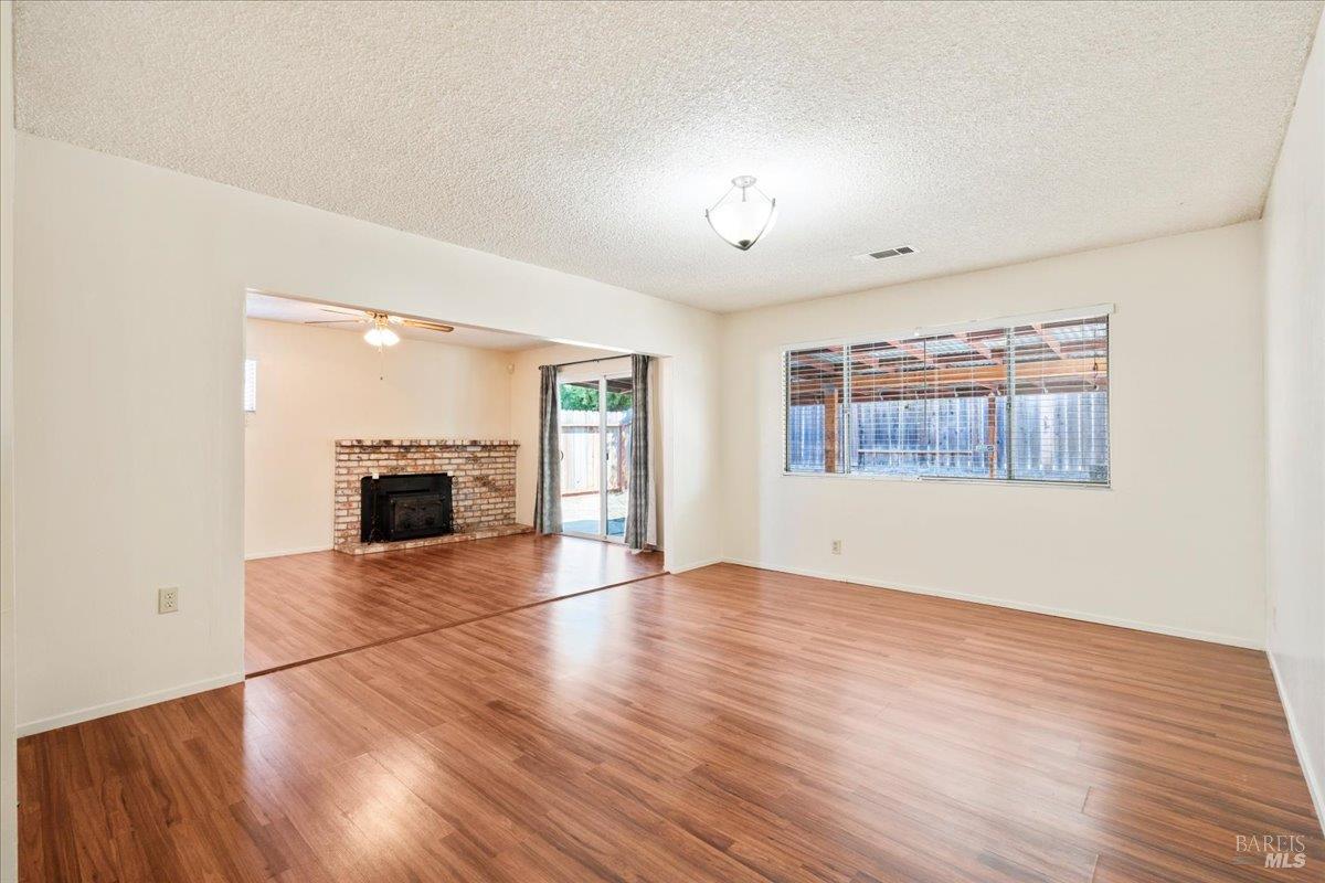 Fairfield, California, 94533, United States, 4 Bedrooms Bedrooms, ,2 BathroomsBathrooms,Residential,For Sale,1927172
