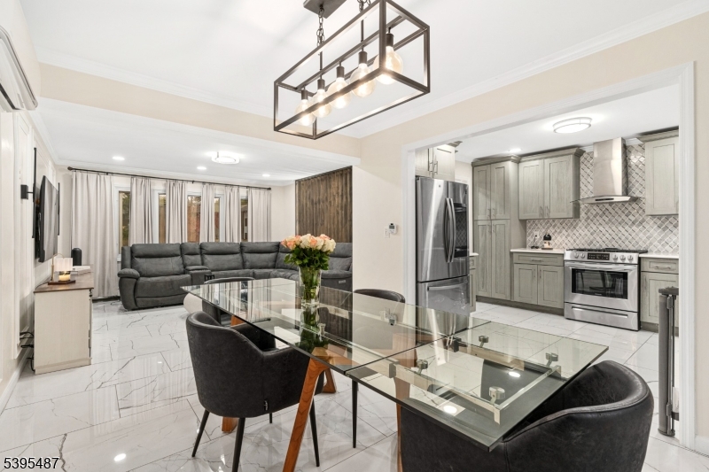 Wayne Twp., New Jersey, 07470, United States, 5 Bedrooms Bedrooms, ,2 BathroomsBathrooms,Residential,For Sale,1988198