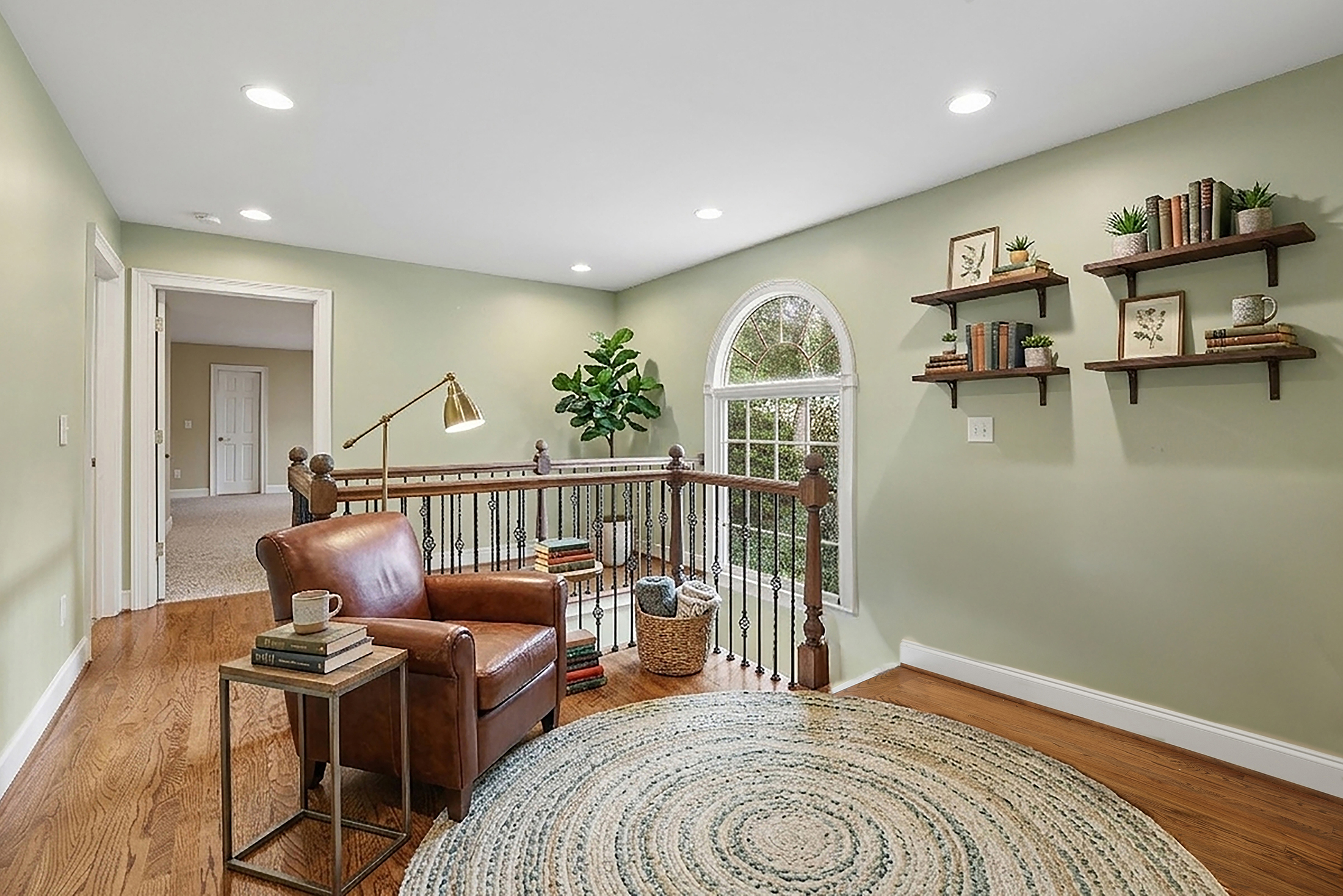  Handsome Updated Home with Amazing Space, Indoors and Out - 物件實景