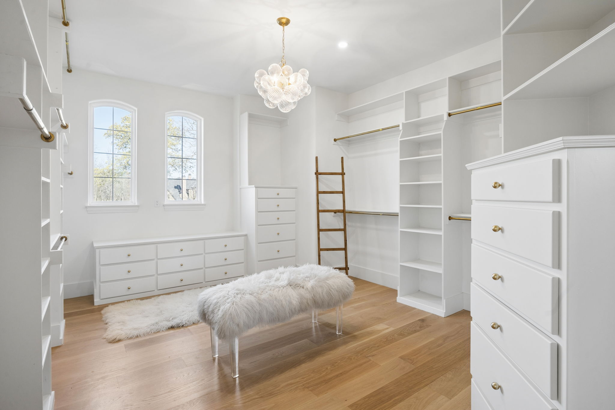  6001 Pine Valley Drive - 物件實景