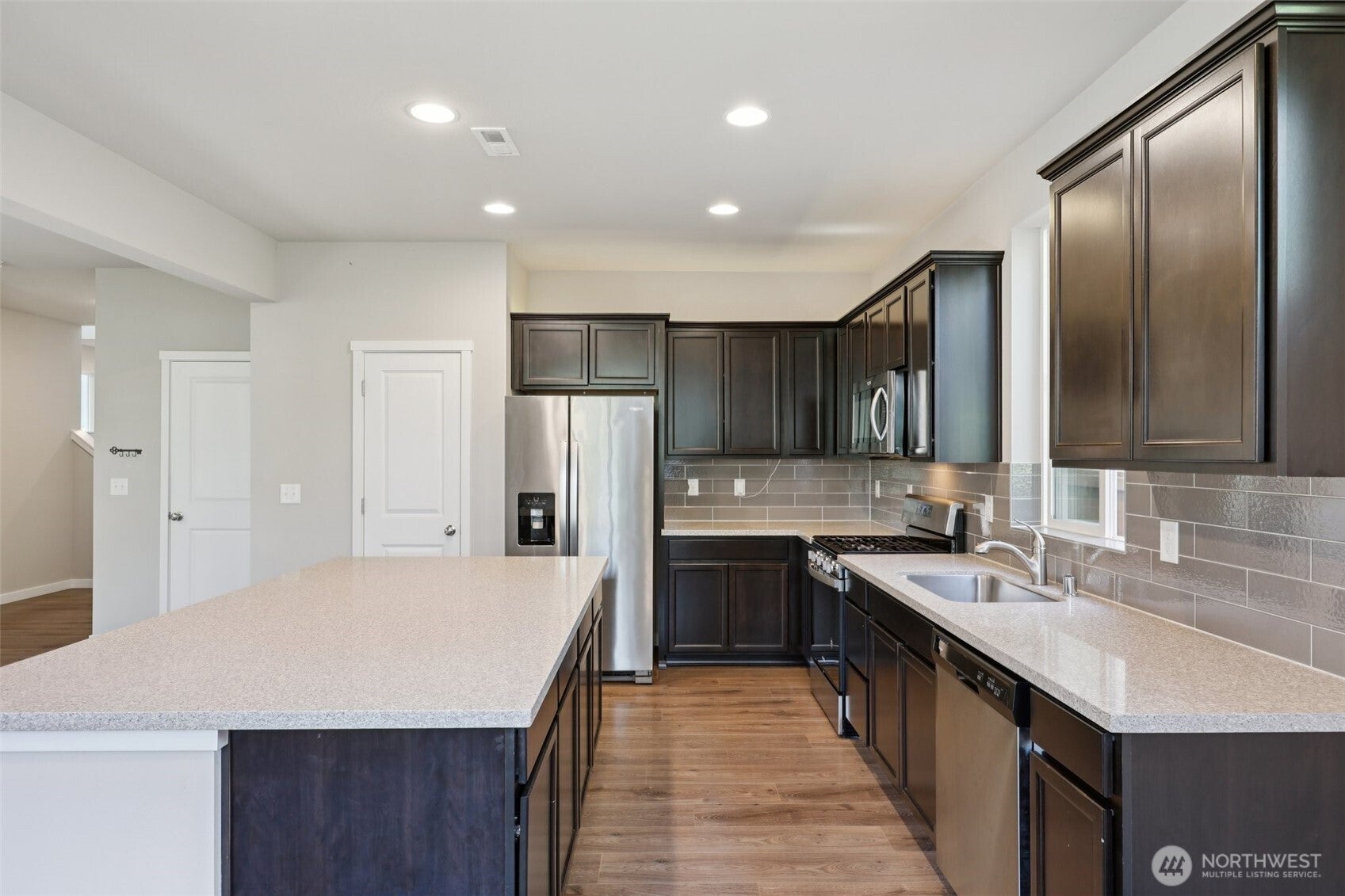 Marysville, Washington, 98271, United States, 3 Bedrooms Bedrooms, ,3 BathroomsBathrooms,Residential,For Sale,1894343