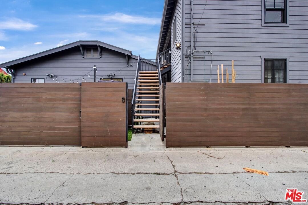 Venice, California, 90291, United States, 7 Bedrooms Bedrooms, ,Residential,For Sale,1700344