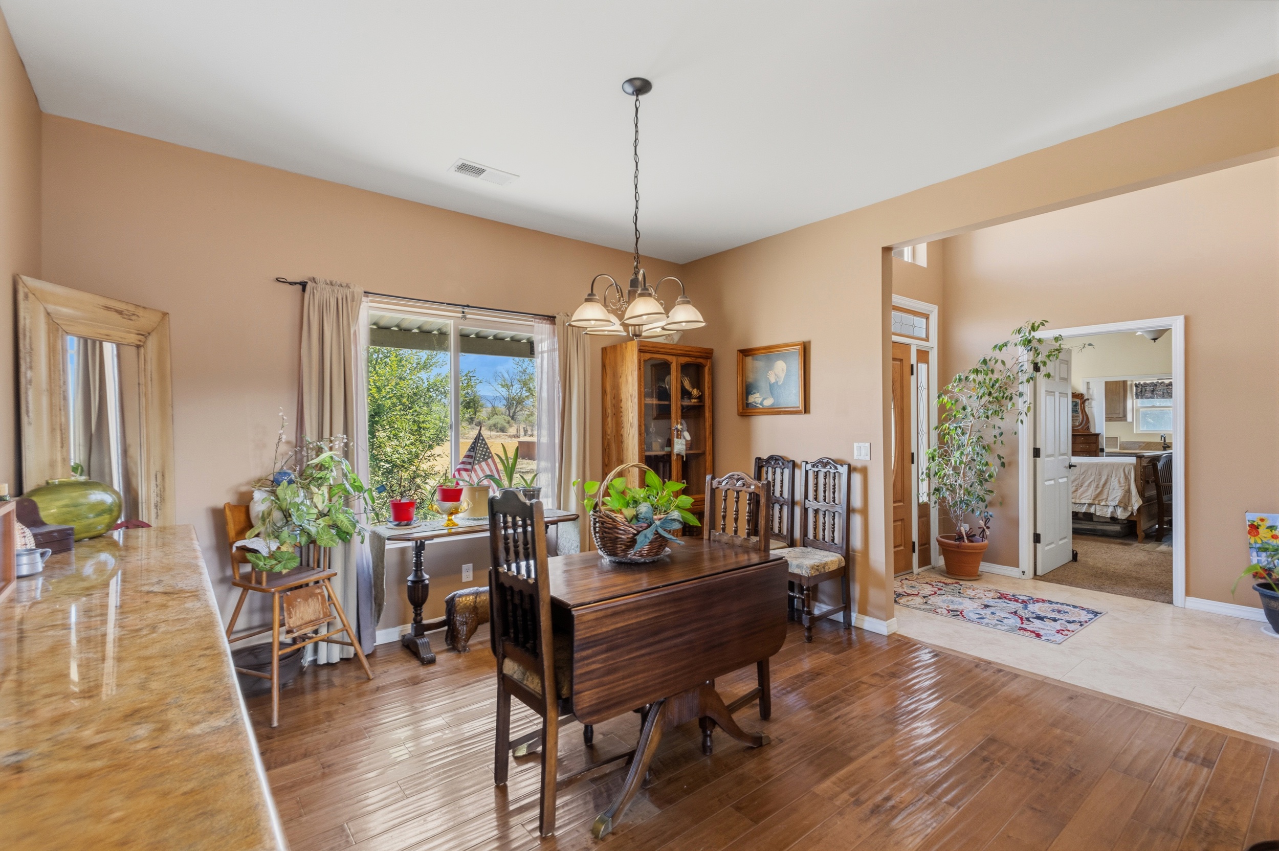 Los Lunas, New Mexico, 87031, United States, 5 Bedrooms Bedrooms, ,5 BathroomsBathrooms,Residential,For Sale,2048423