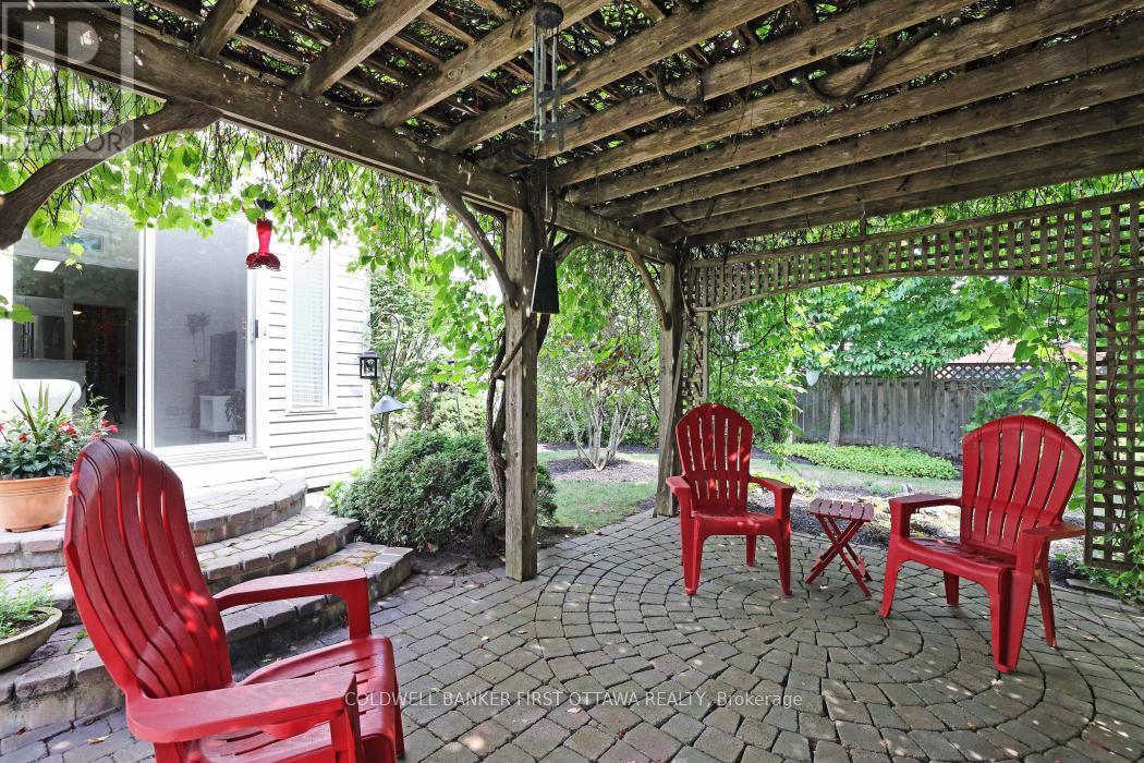 Ottawa, Ontario, K2S 1Z6, CA, 3 Bedrooms Bedrooms, ,3 BathroomsBathrooms,Residential,For Sale,1906768