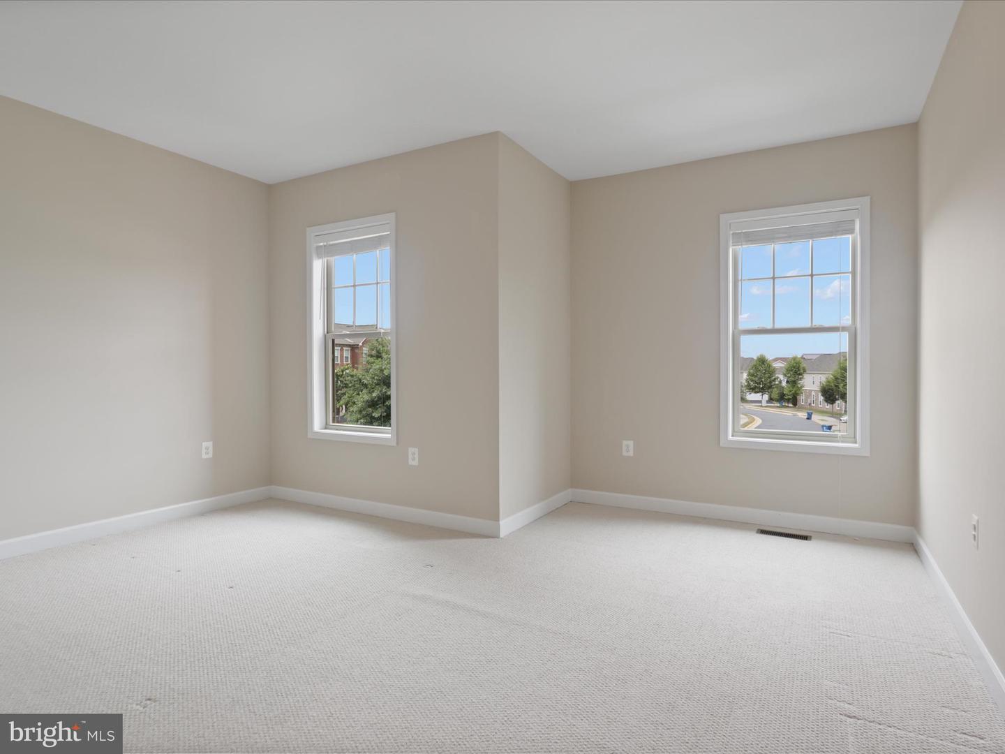 Ashburn, Virginia, 20148, United States, 3 Bedrooms Bedrooms, ,4 BathroomsBathrooms,Residential,For Sale,1918442