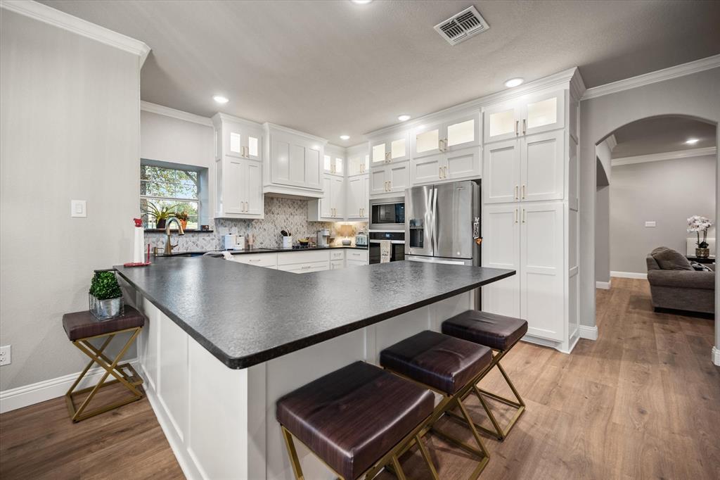Weatherford, Texas, 76087, United States, 4 Bedrooms Bedrooms, ,4 BathroomsBathrooms,Residential,For Sale,1944722