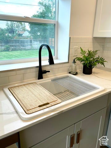 Holladay, Utah, 84121, United States, 4 Bedrooms Bedrooms, ,3 BathroomsBathrooms,Residential,For Sale,1984461