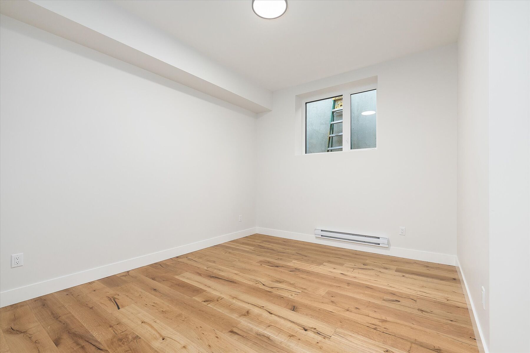  Spacious Modern Build - 物件實景