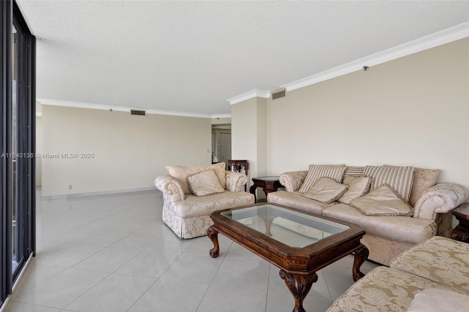 Aventura, Florida, 33180, United States, 2 Bedrooms Bedrooms, ,2 BathroomsBathrooms,Residential,For Sale,1898745