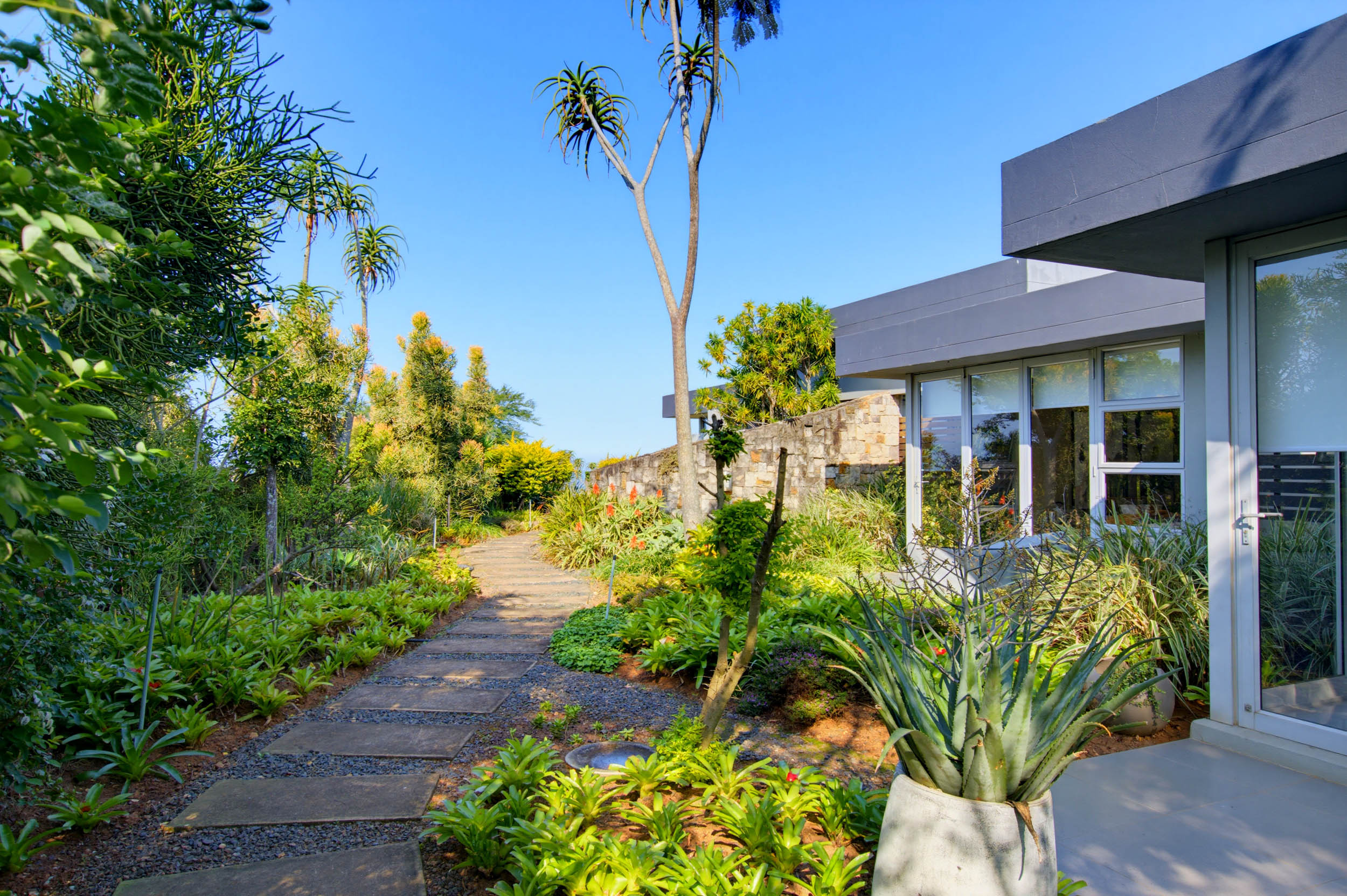  Contemporary Coastal Luxury with Panoramic Ocean Views in Brettenwood Estate - 物件實景