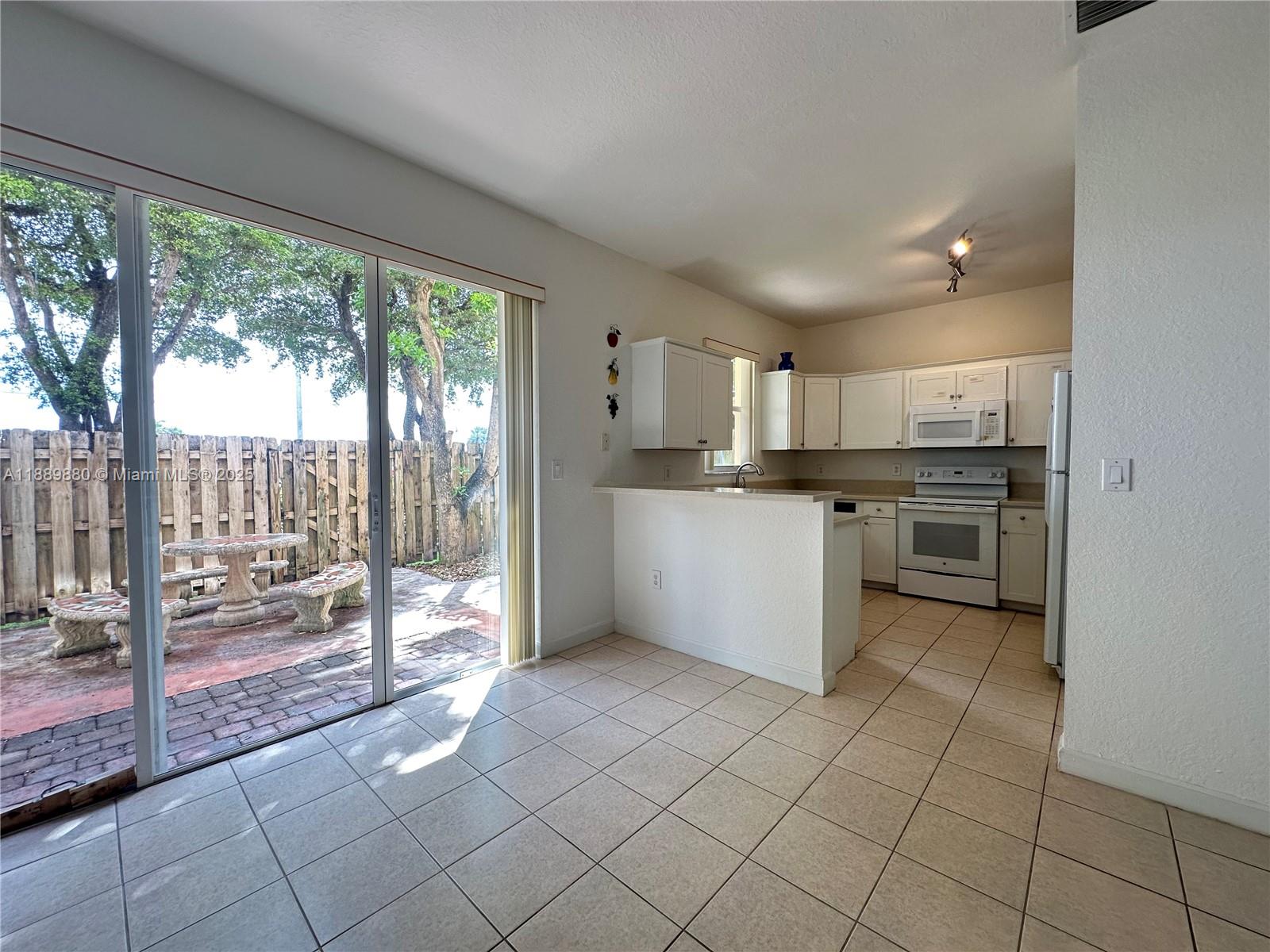 Miami, Florida, 33186, United States, 3 Bedrooms Bedrooms, ,3 BathroomsBathrooms,Residential,For Sale,1960523