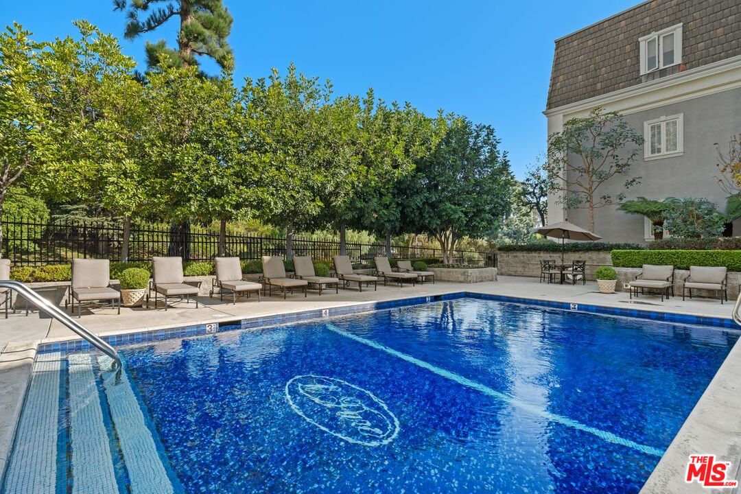 Los Angeles, California, 90067, United States, 3 Bedrooms Bedrooms, ,5 BathroomsBathrooms,Residential,For Sale,1924921