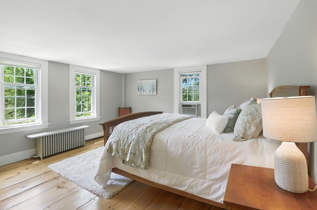 Bolton, Massachusetts, 01740, United States, 4 Bedrooms Bedrooms, ,4 BathroomsBathrooms,Residential,For Sale,1866522