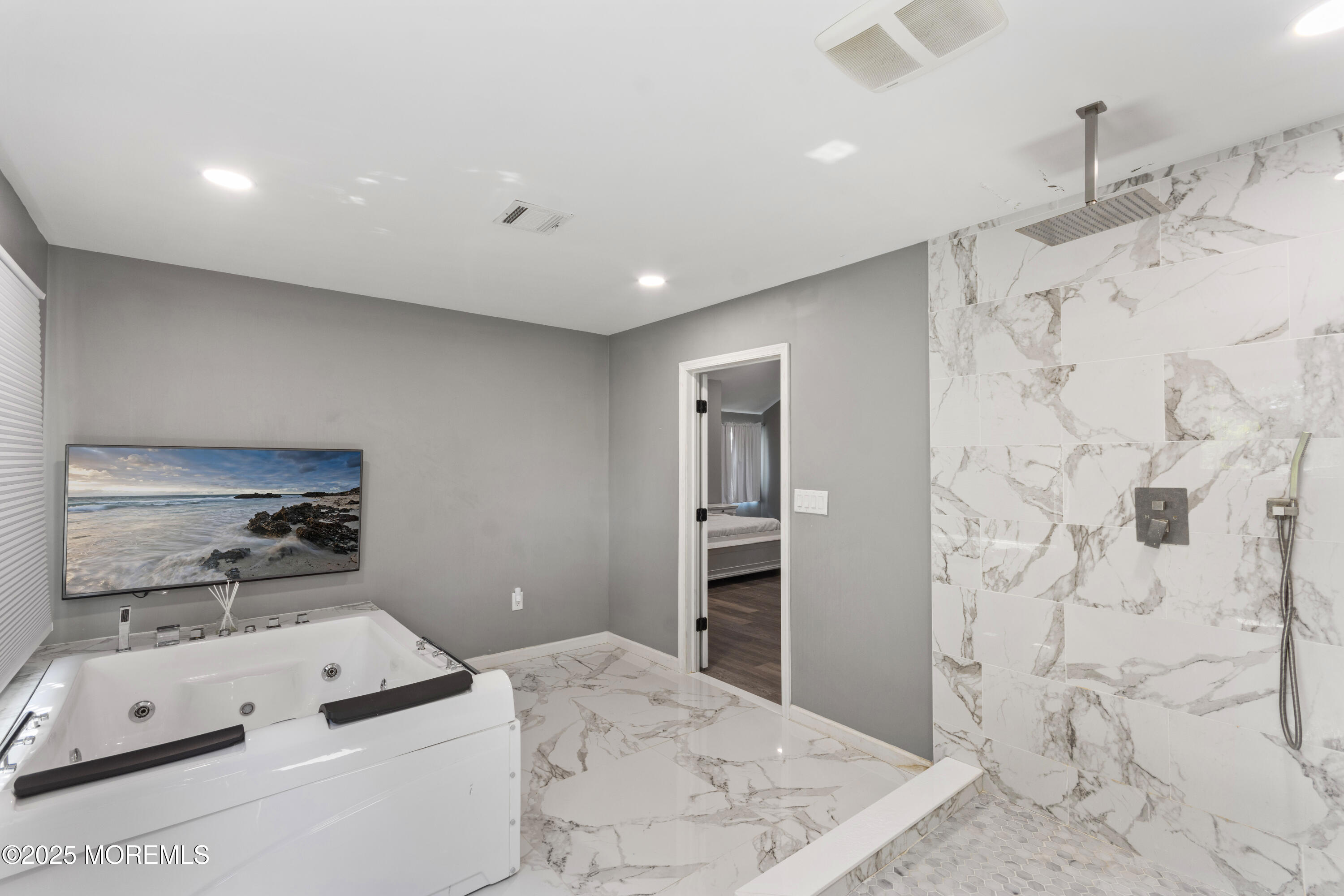 Howell, New Jersey, 07731, United States, 4 Bedrooms Bedrooms, ,3 BathroomsBathrooms,Residential,For Sale,1974093